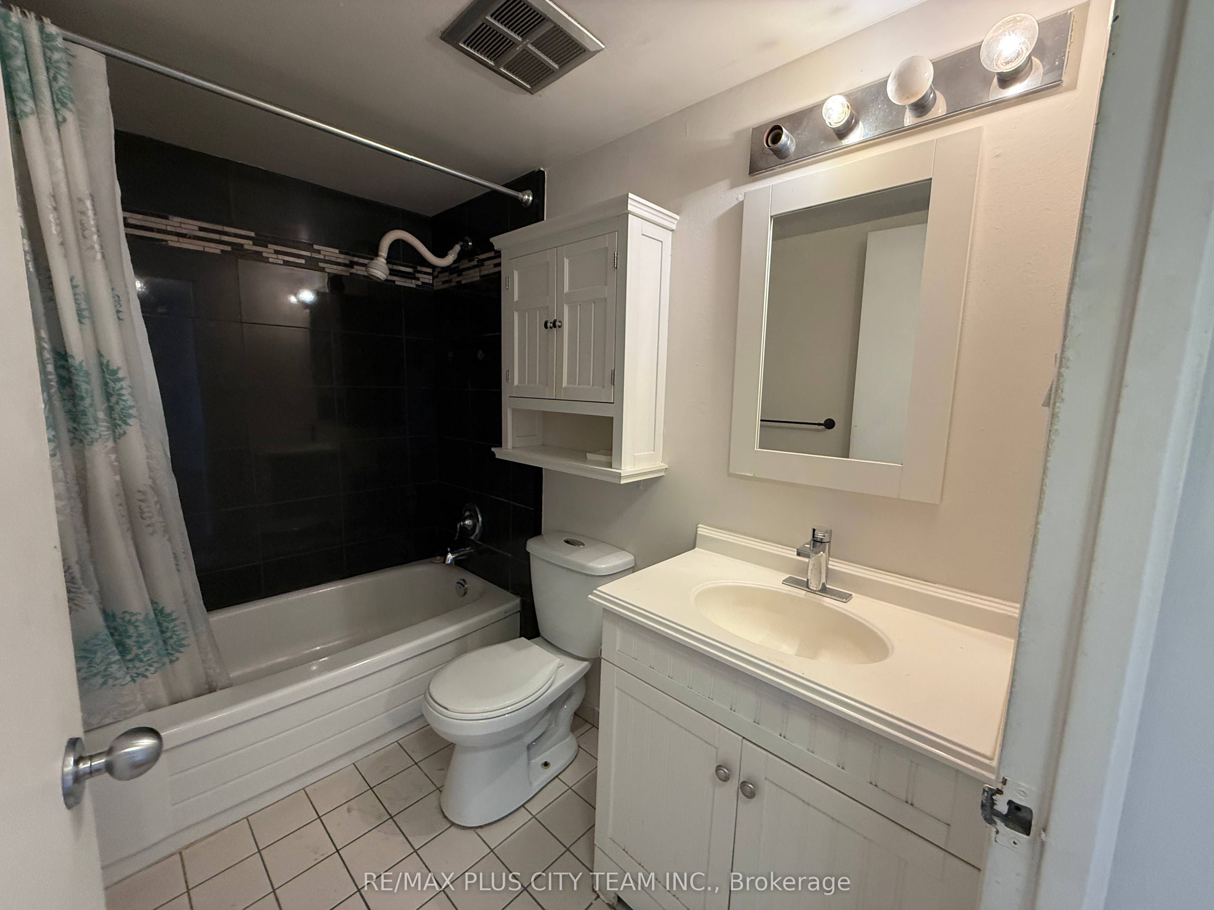 260 Queens Quay W, #2103