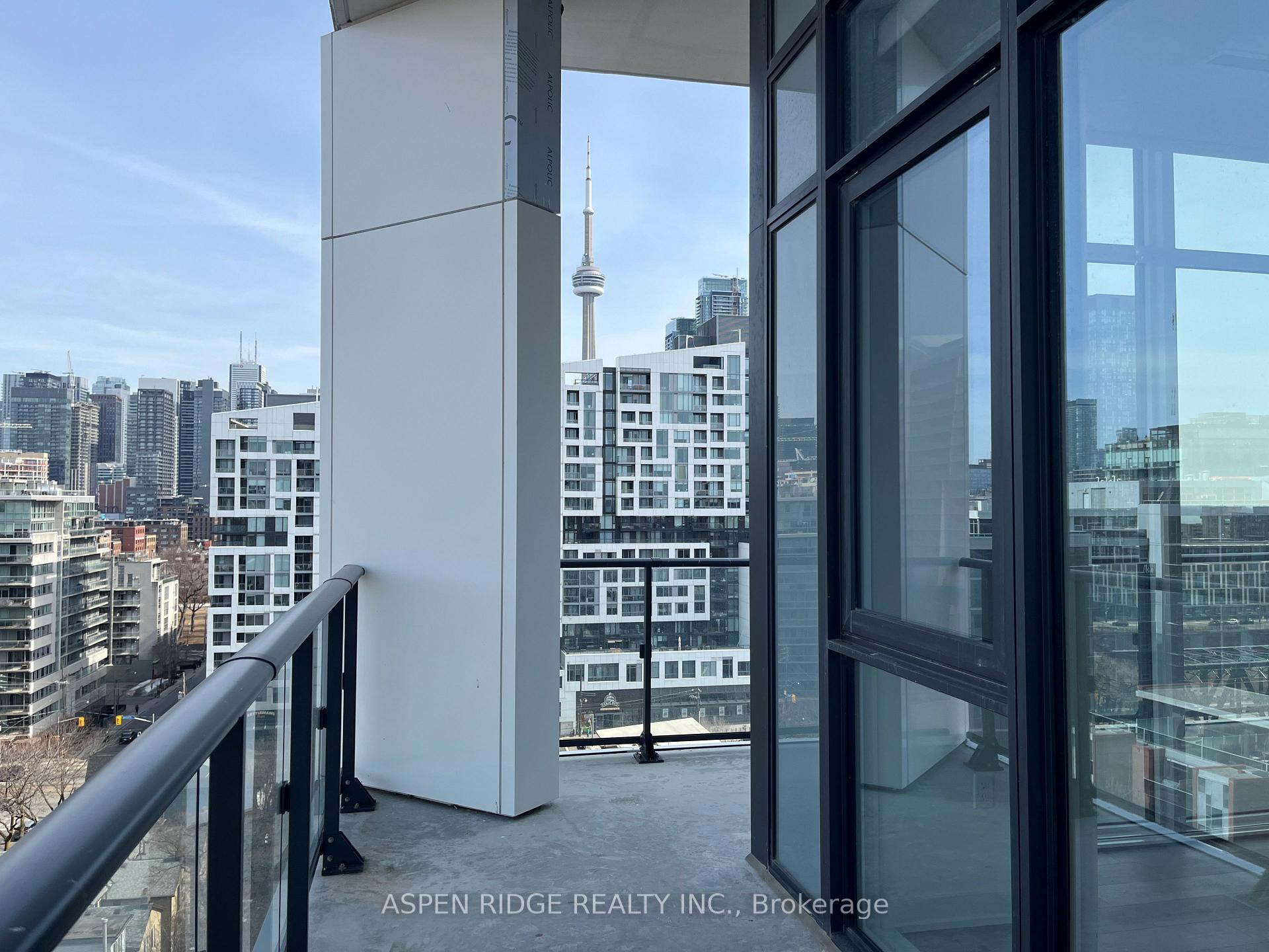 3 Bedrooms Condo at 9 TECUMSETH,  Toronto For sale
