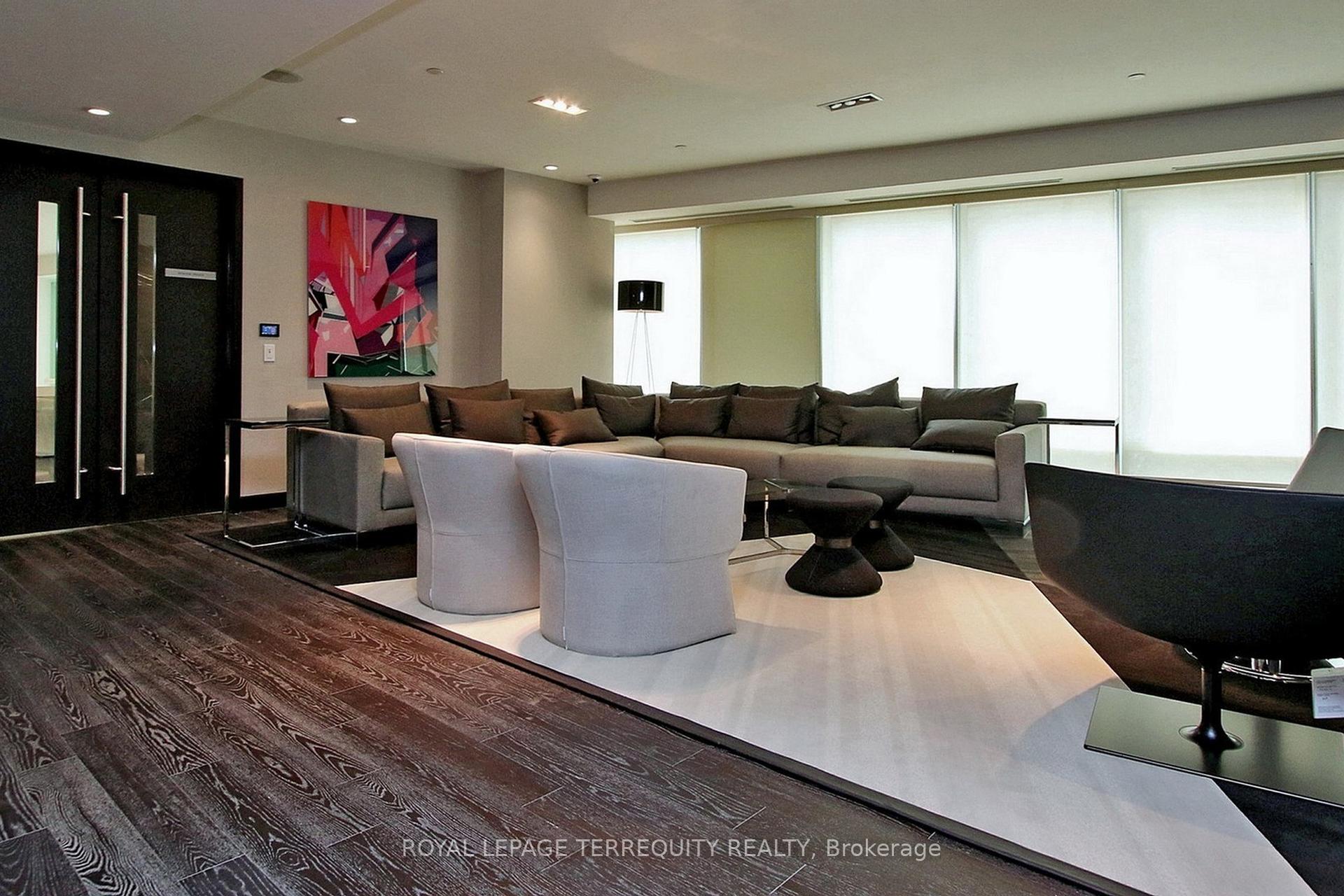 2 Bedrooms Condo at 8 The Esplanade, Toronto For sale