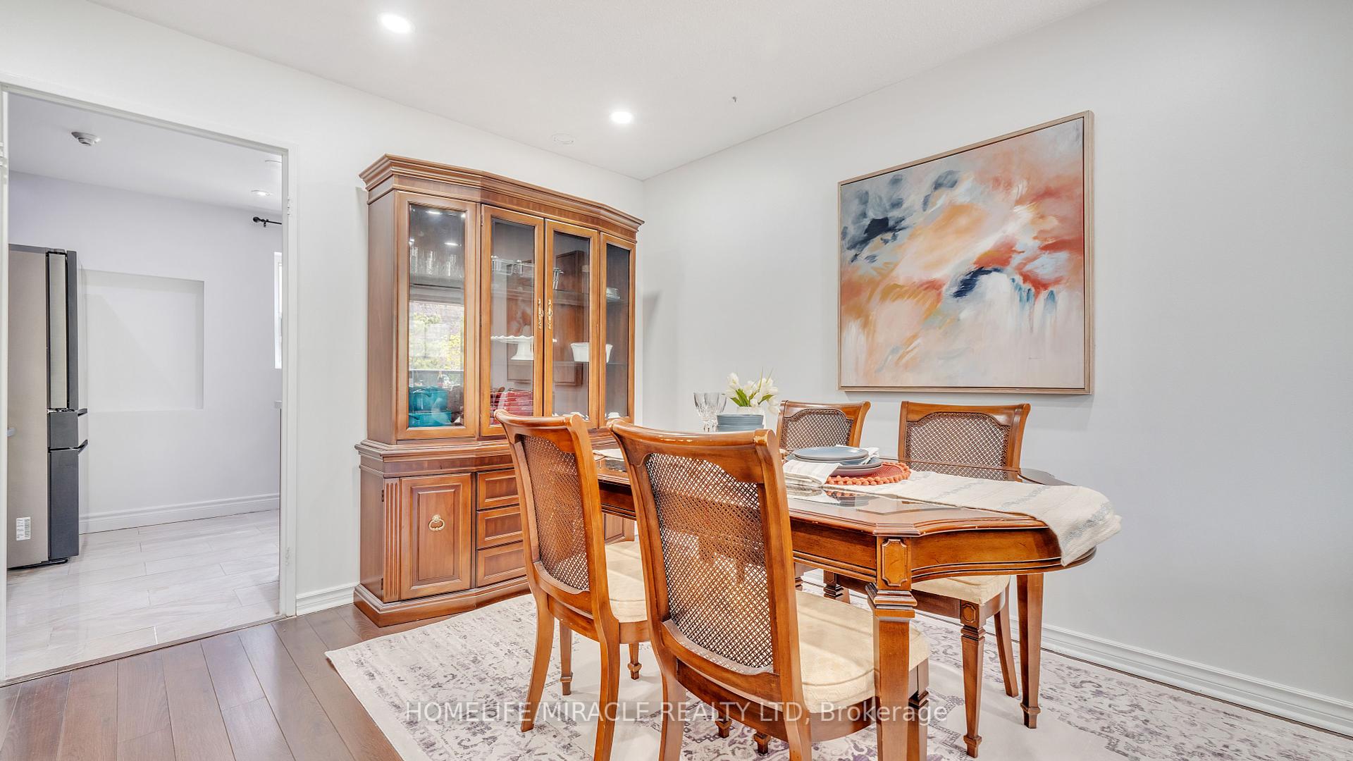 3 Bedrooms Condo at 91 Muir, Toronto For sale