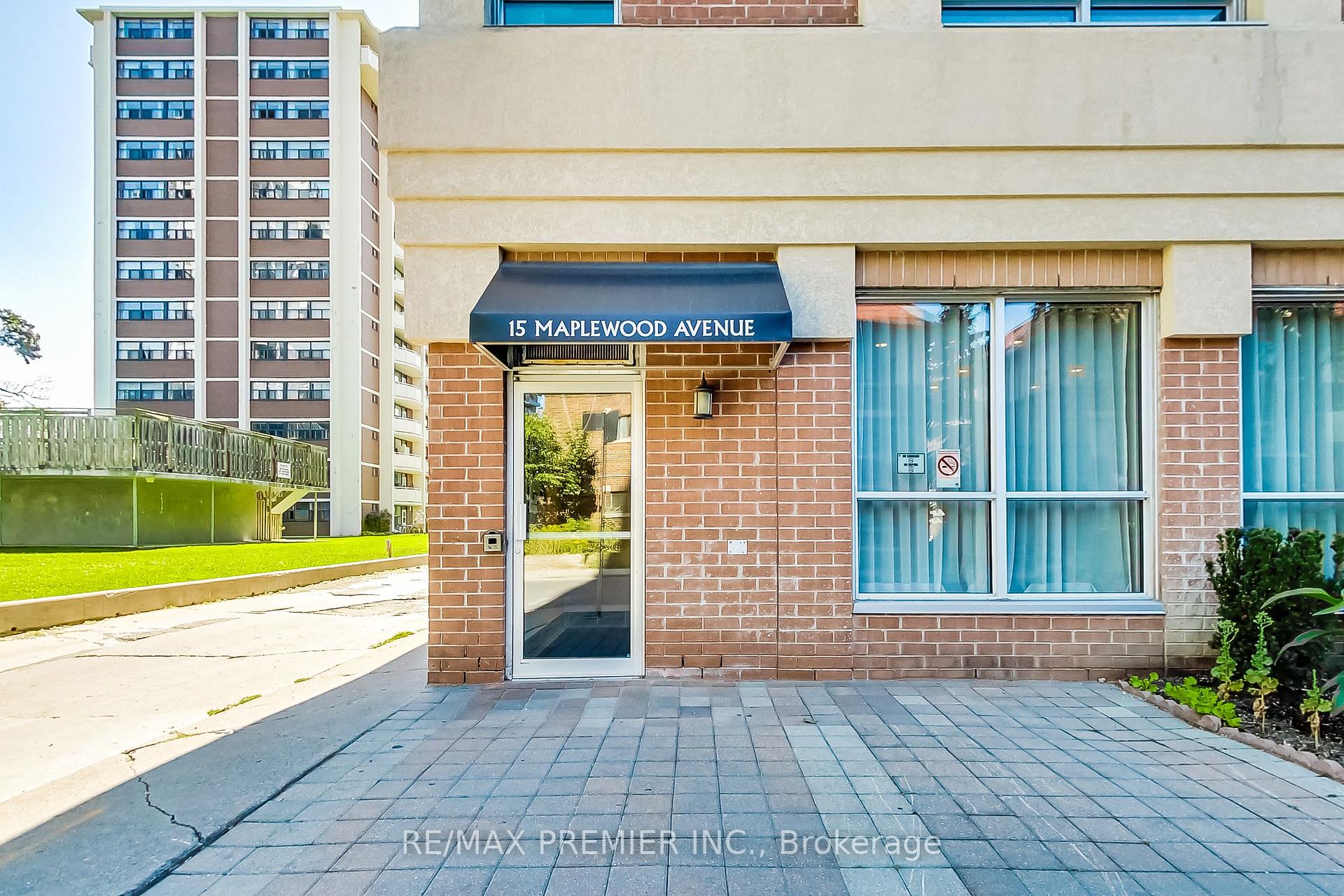 3 Bedrooms Condo at 15 Maplewood, Toronto For sale