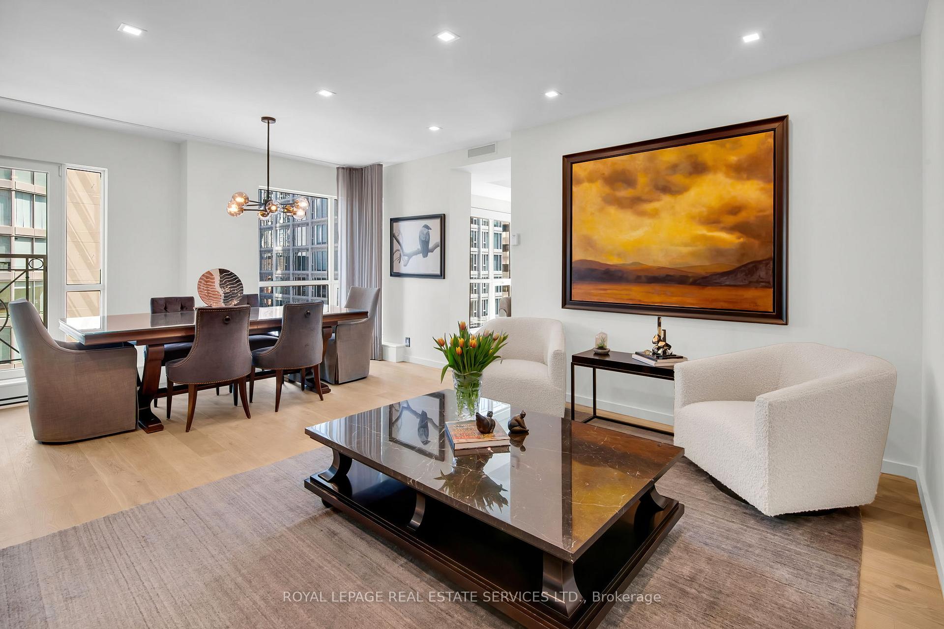 2 Bedrooms Condo at 38 Avenue, Toronto For sale