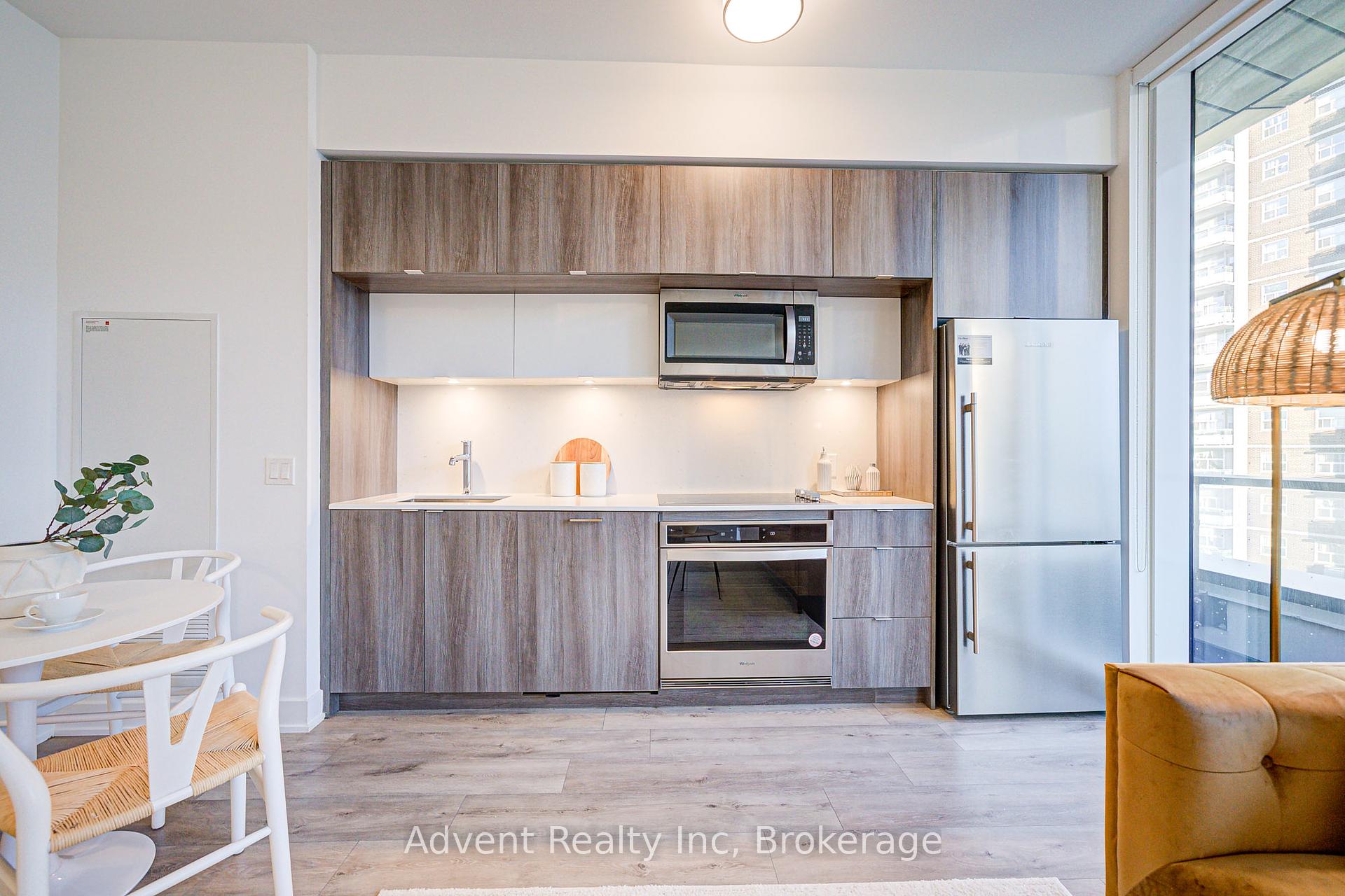 2 Bedrooms Condo at 585 Bloor,  Toronto For sale