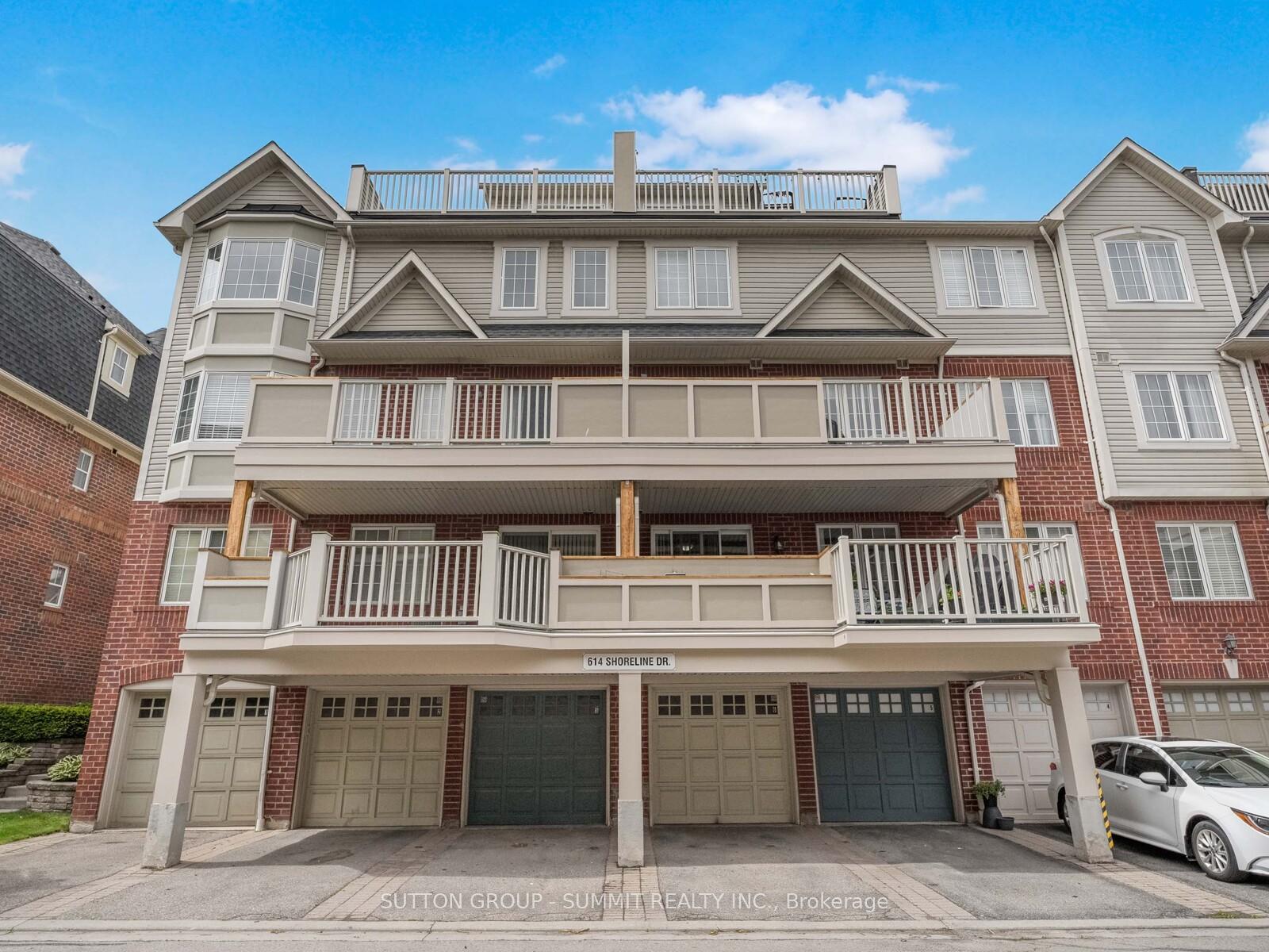 3 Bedrooms Condo at 614 Shoreline, Mississauga For sale