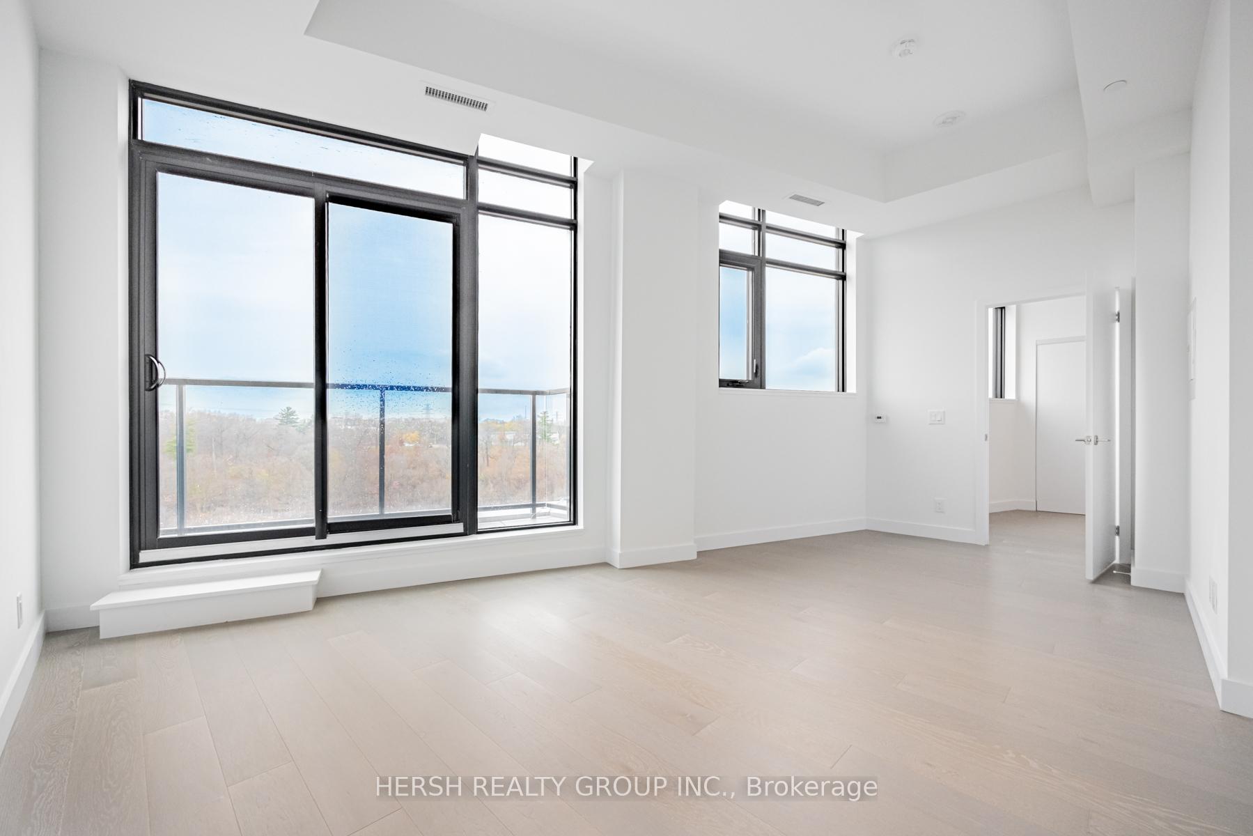 2 Bedrooms Condo at 160 Kingsway, Toronto For sale