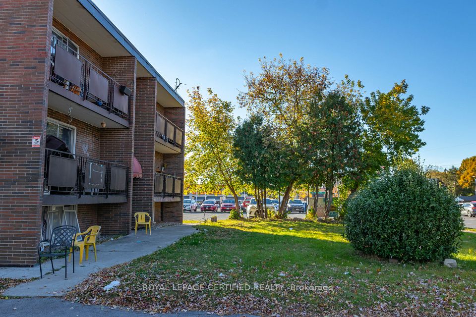 6810 THOROLD STONE