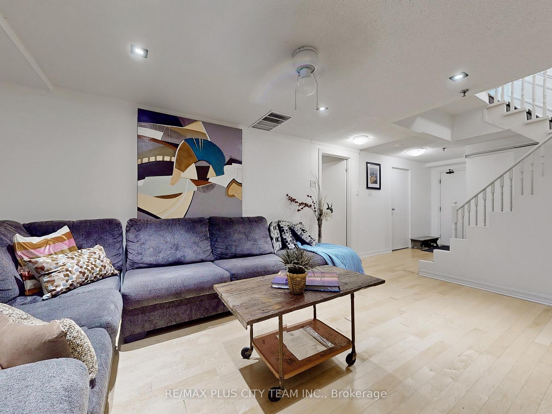 4 Bedrooms Condo at 60 Homewood, Toronto For sale