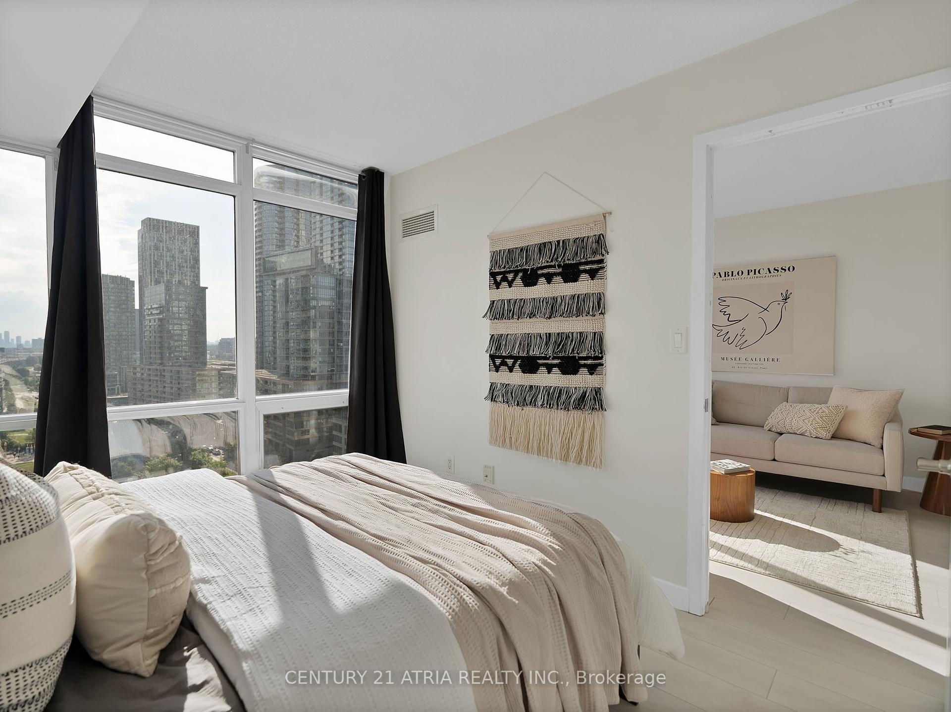1 Bedroom Condo at 15 Fort York, Toronto For sale