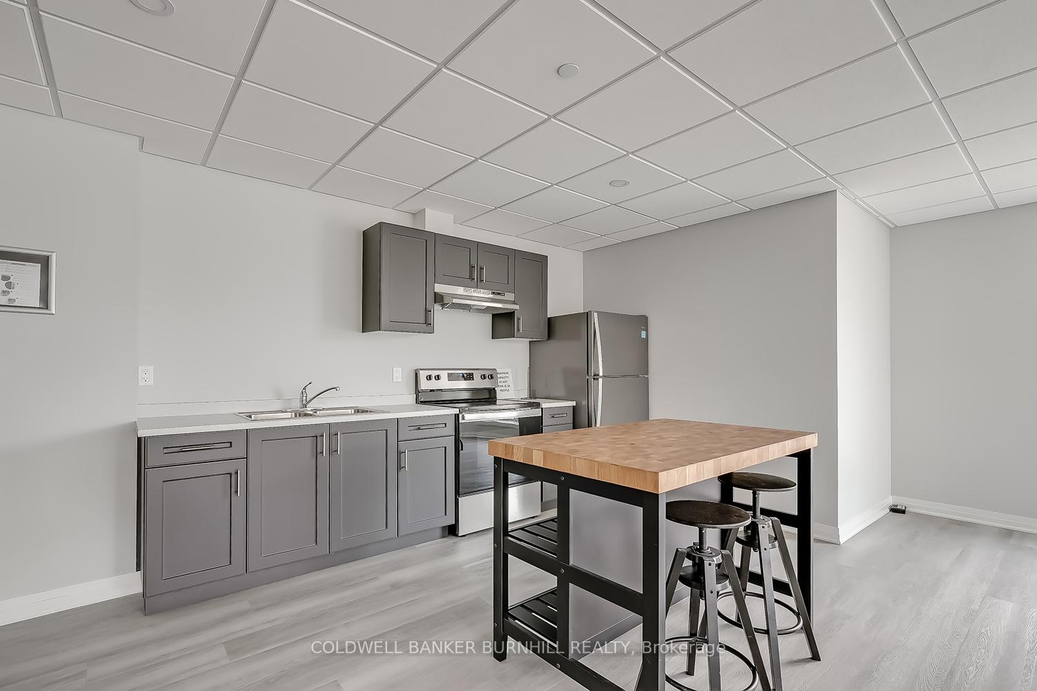 2 Bedrooms Condo at 5 Hamilton, Hamilton For sale