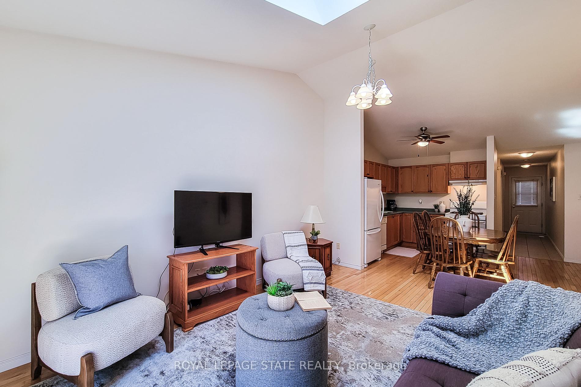 2 Bedrooms Condo at 751 Rymal, Hamilton For sale