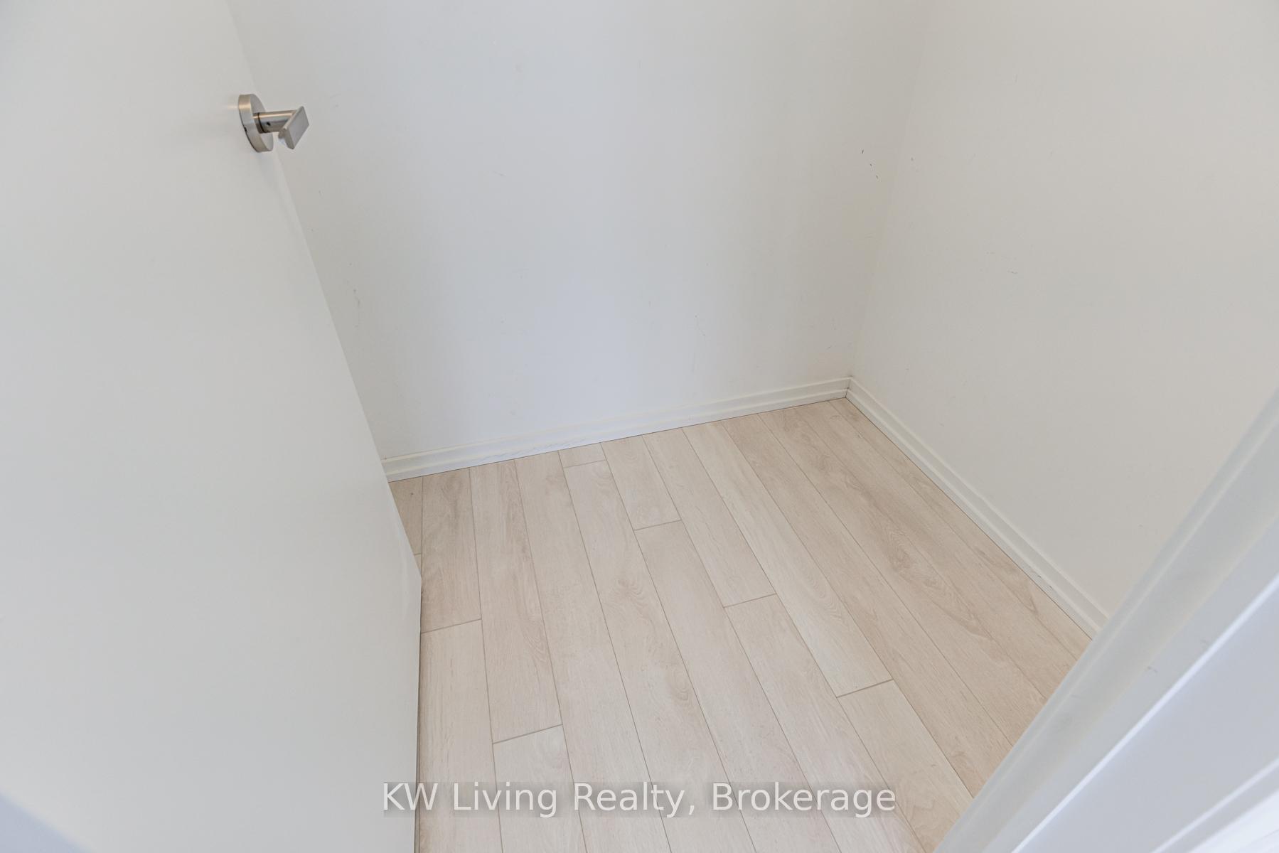 1 Bedroom Condo at 197 Yonge, Toronto For sale