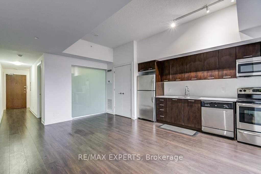 2220 Lake Shore Boulevard W, #608
