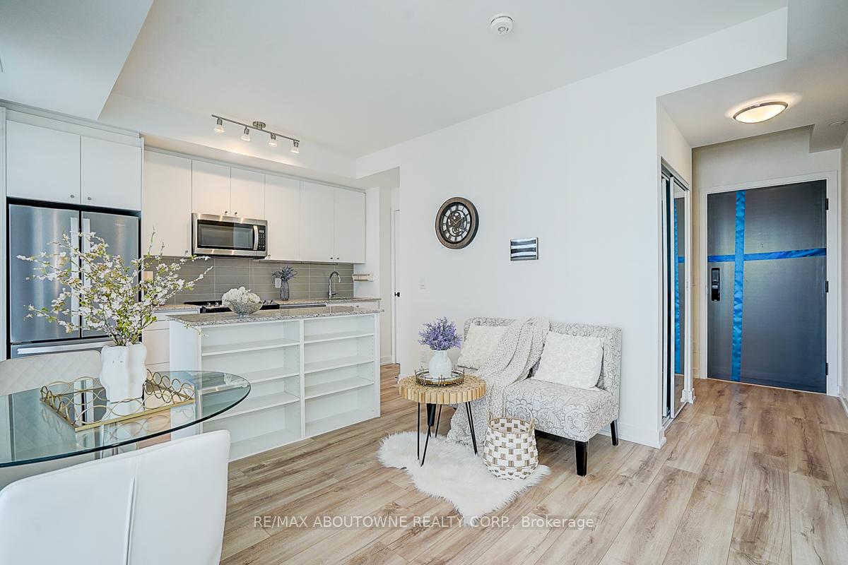 1 Bedroom Condo at 335 Wheat Boom,  Oakville For sale