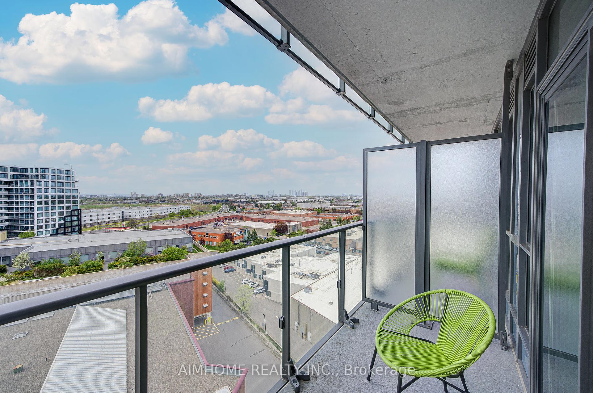 2 Bedrooms Condo at 10 De Boers, Toronto For sale