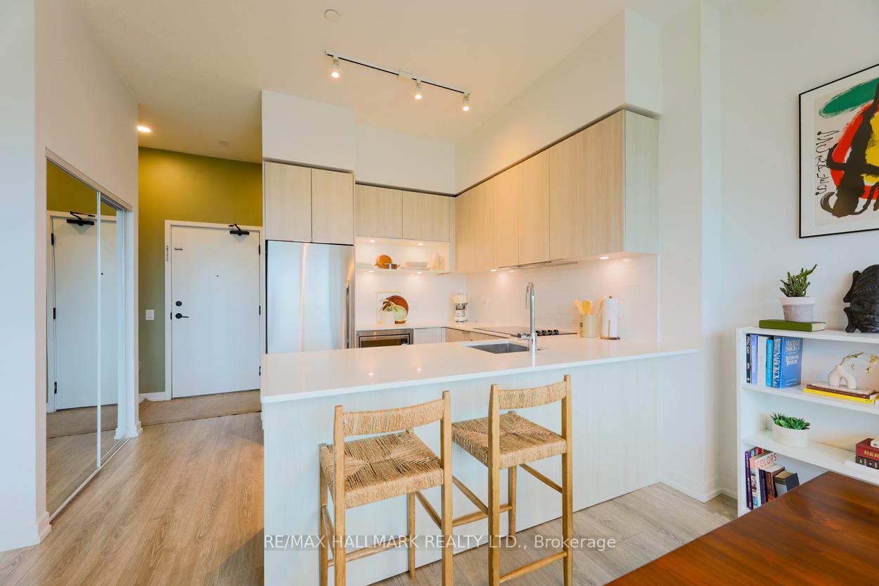 3 Bedrooms Condo at 20 Tubman, Toronto For sale