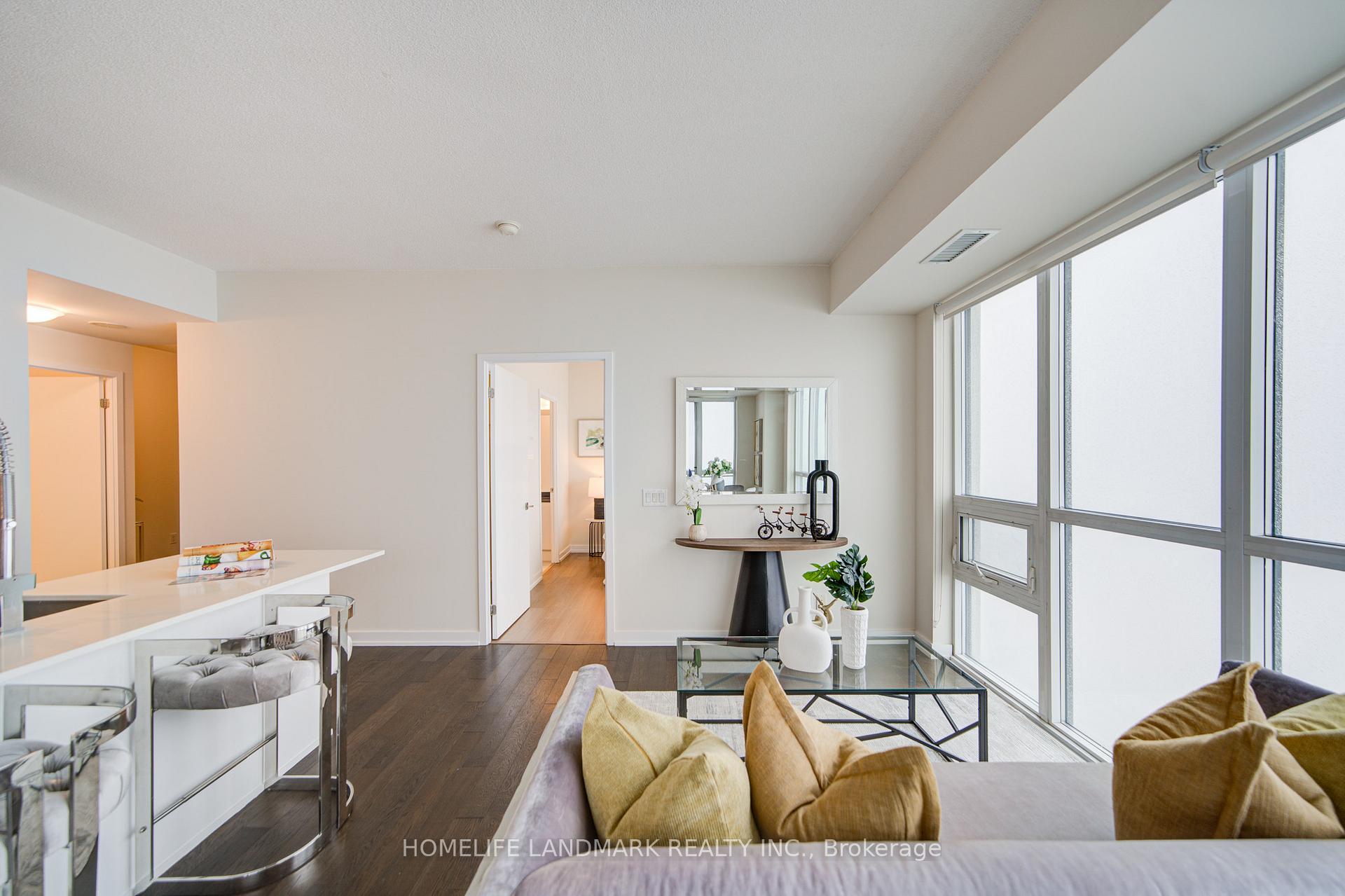 3 Bedrooms Condo at 4011 Brickstone, Mississauga For sale