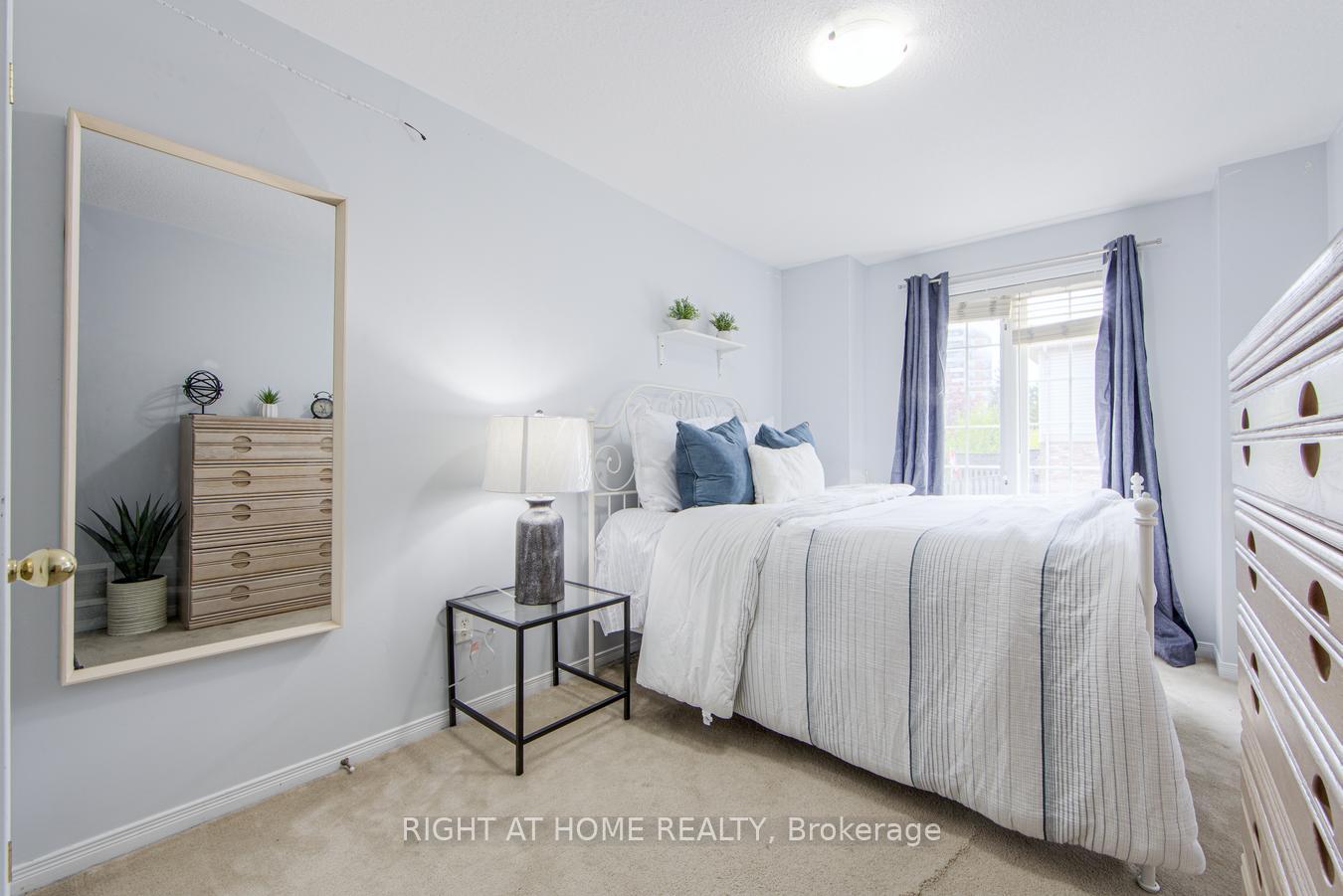3 Bedrooms Condo at 7 Southside, Hamilton For sale