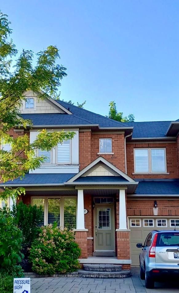 130 Frank Kelly Drive, East Gwillimbury, ON L9N 0V1