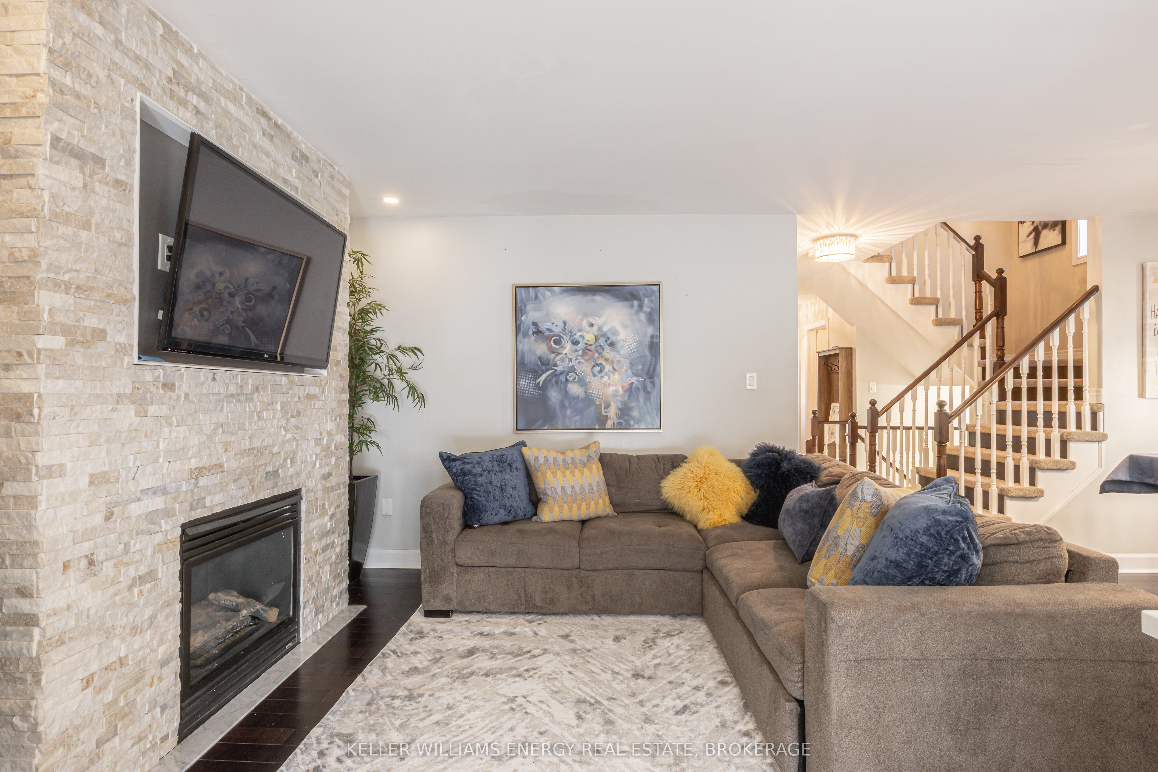 112 Rich Crescent