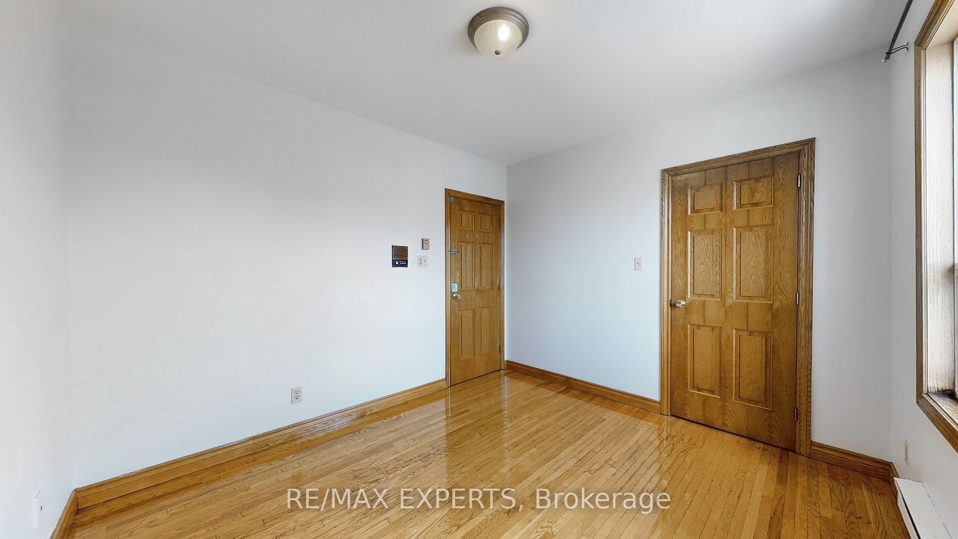 106 Kenwood Avenue UPPER