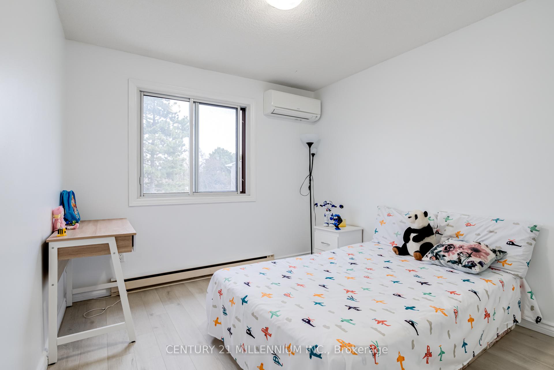 3 Bedrooms Condo at 6797 Formentera, Mississauga For sale