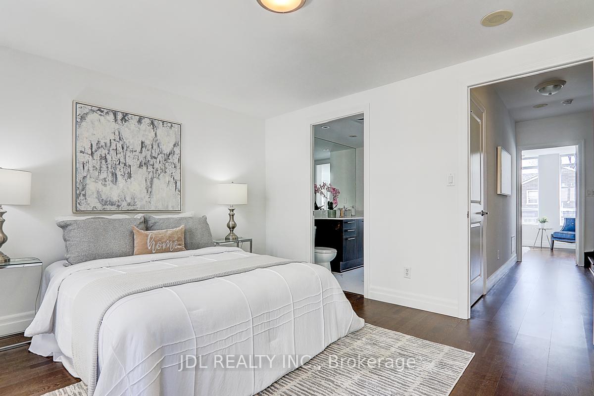 3 Bedrooms Condo at 934 Mount Pleasant,  Toronto For sale