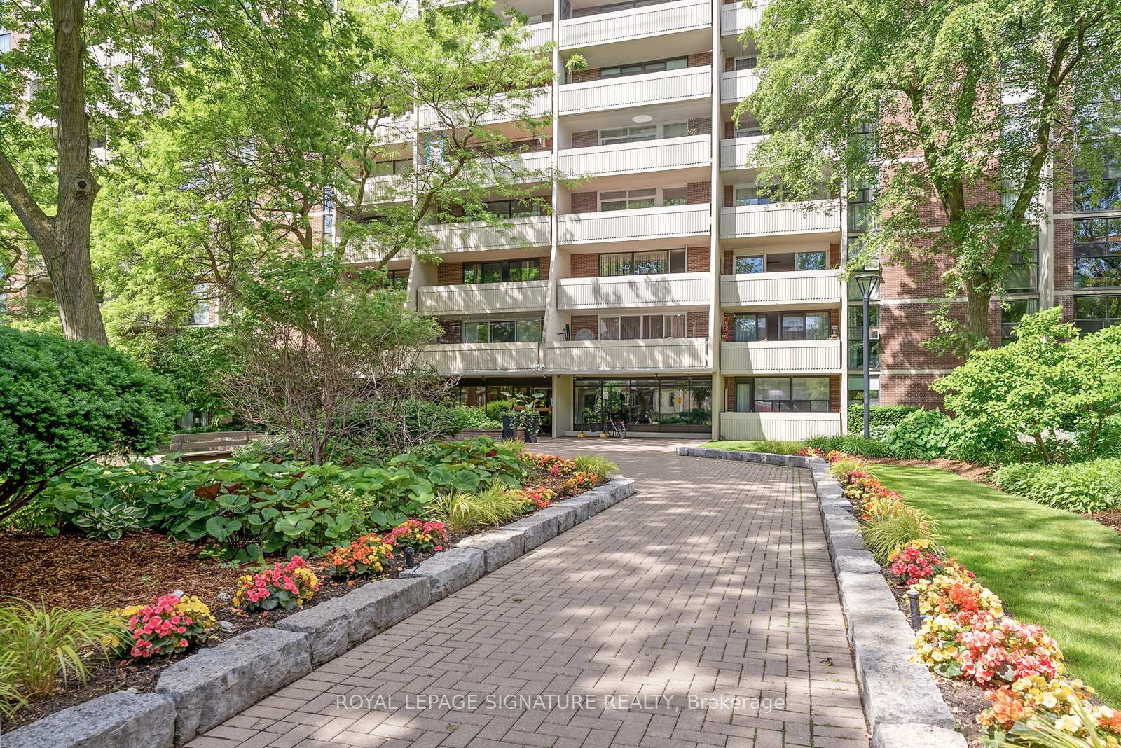 2 Bedrooms Condo at 40 Homewood, Toronto For sale