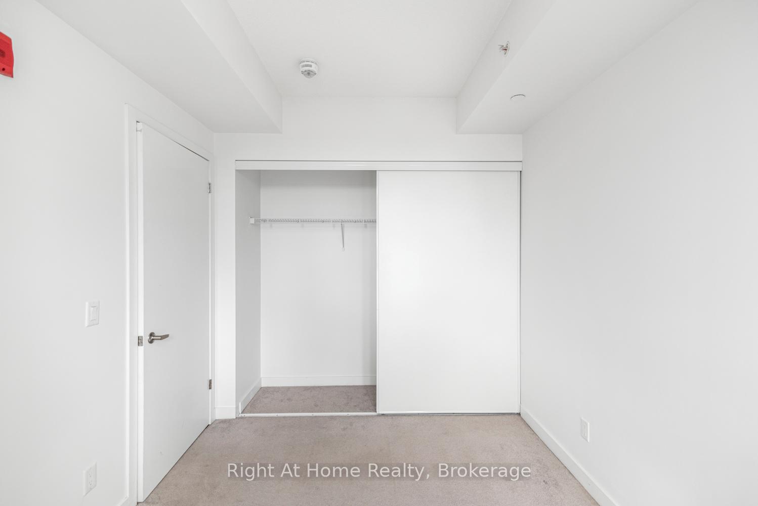 1 Bedroom Condo at 5260 Dundas, Burlington For sale