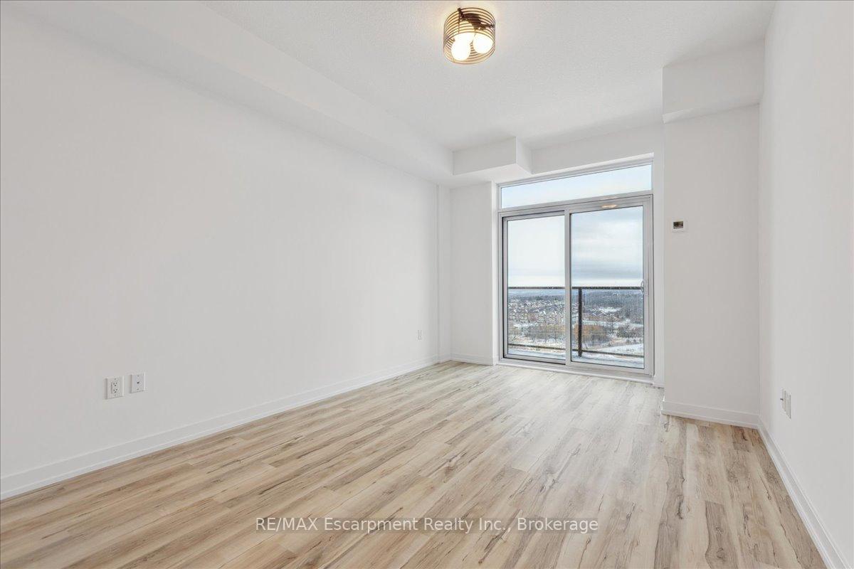 2 Bedrooms Condo at 450 Dundas,  Hamilton For sale