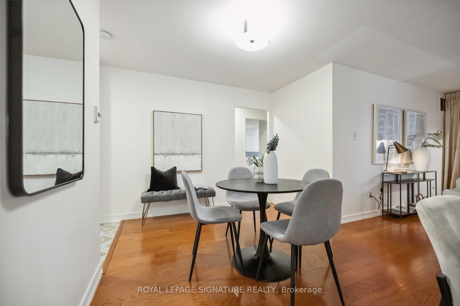 2 Bedrooms Condo at 212 St. George, Toronto For sale