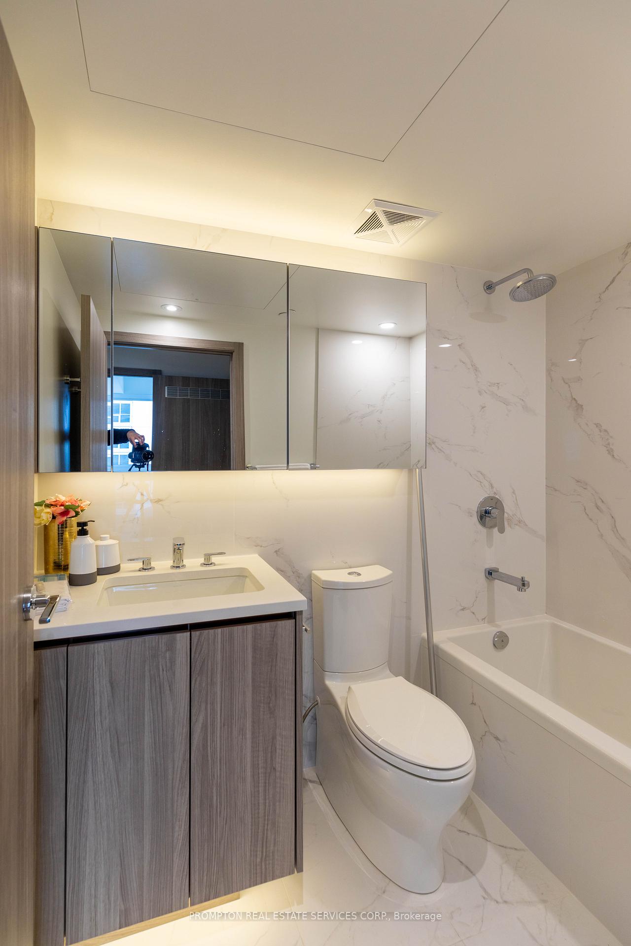 3 Bedrooms Condo at 27 Mcmahon, Toronto For sale