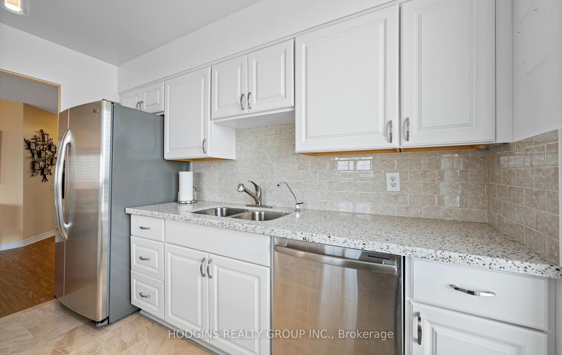 1 Bedroom Condo at 21 Overlea, Toronto For sale