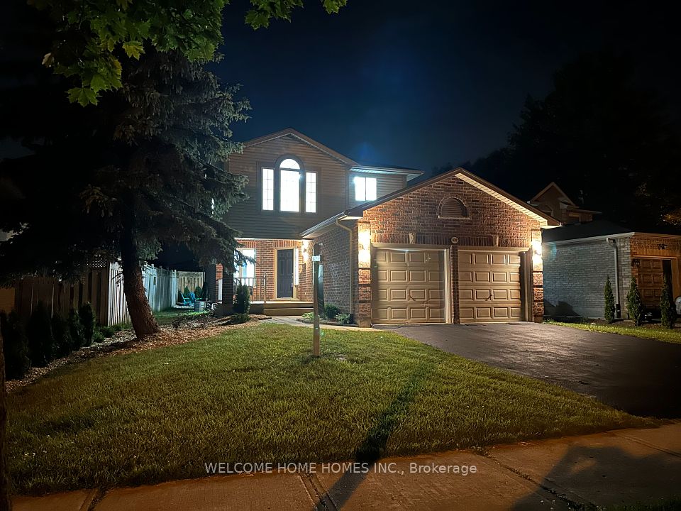 820 Guildwood