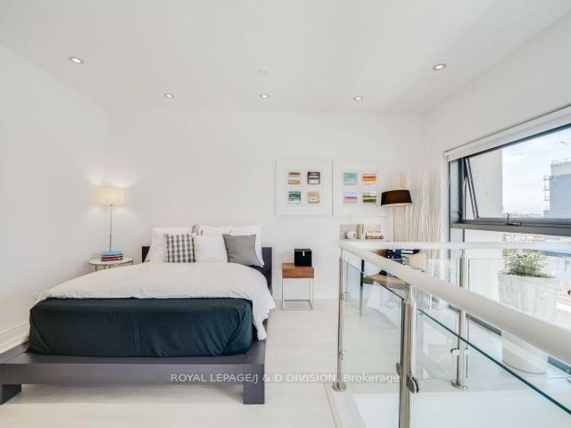 2 Bedrooms Condo at 80 Marine Parade, Toronto For sale