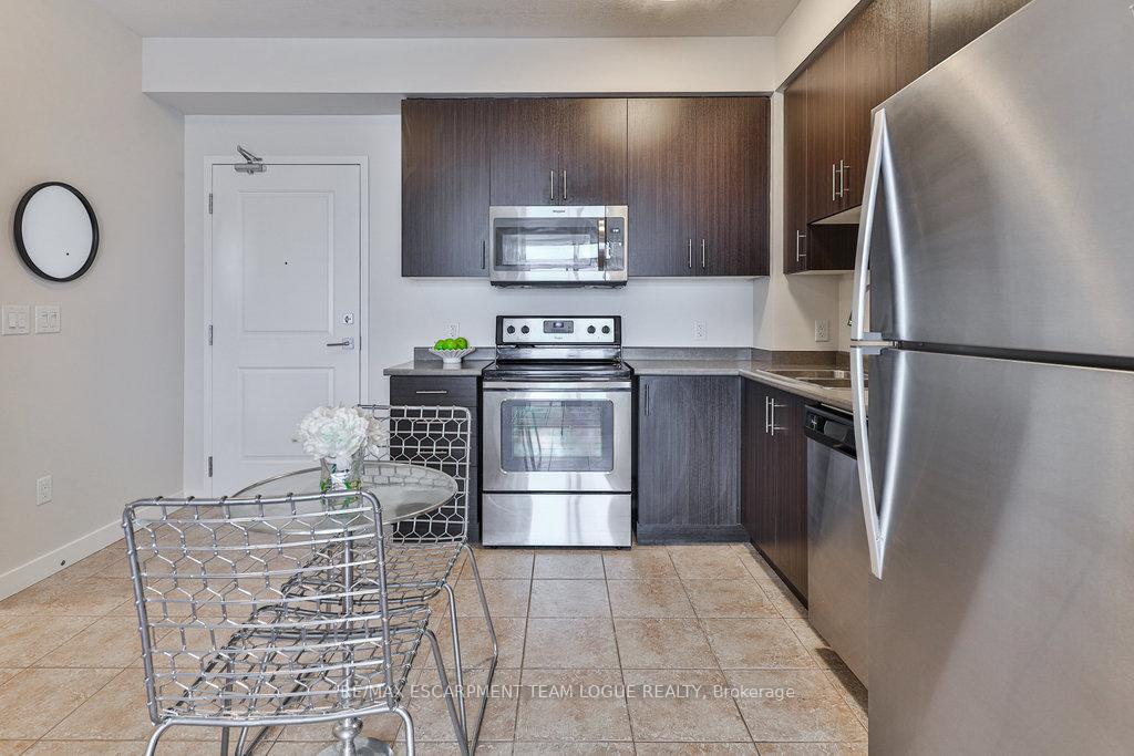 1 Bedroom Condo at 2490 Old Bronte,  Oakville For sale