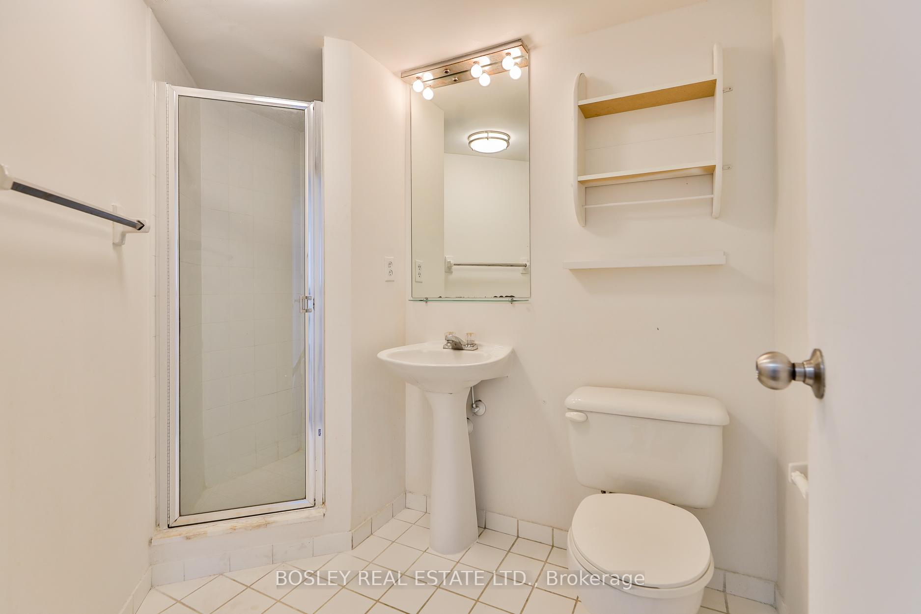 2 Bedrooms Condo at 1001 Bay, Toronto For sale