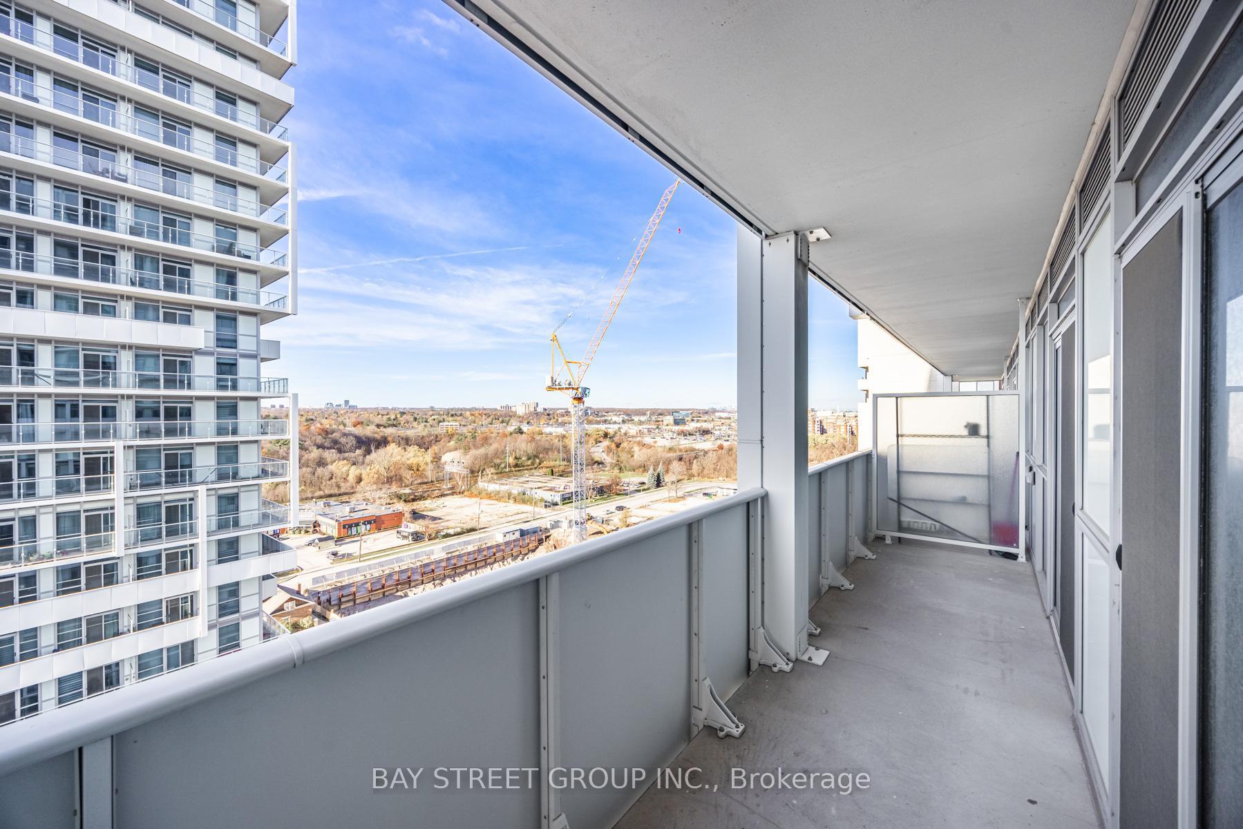 2 Bedrooms Condo at 55 Speers, Oakville For sale