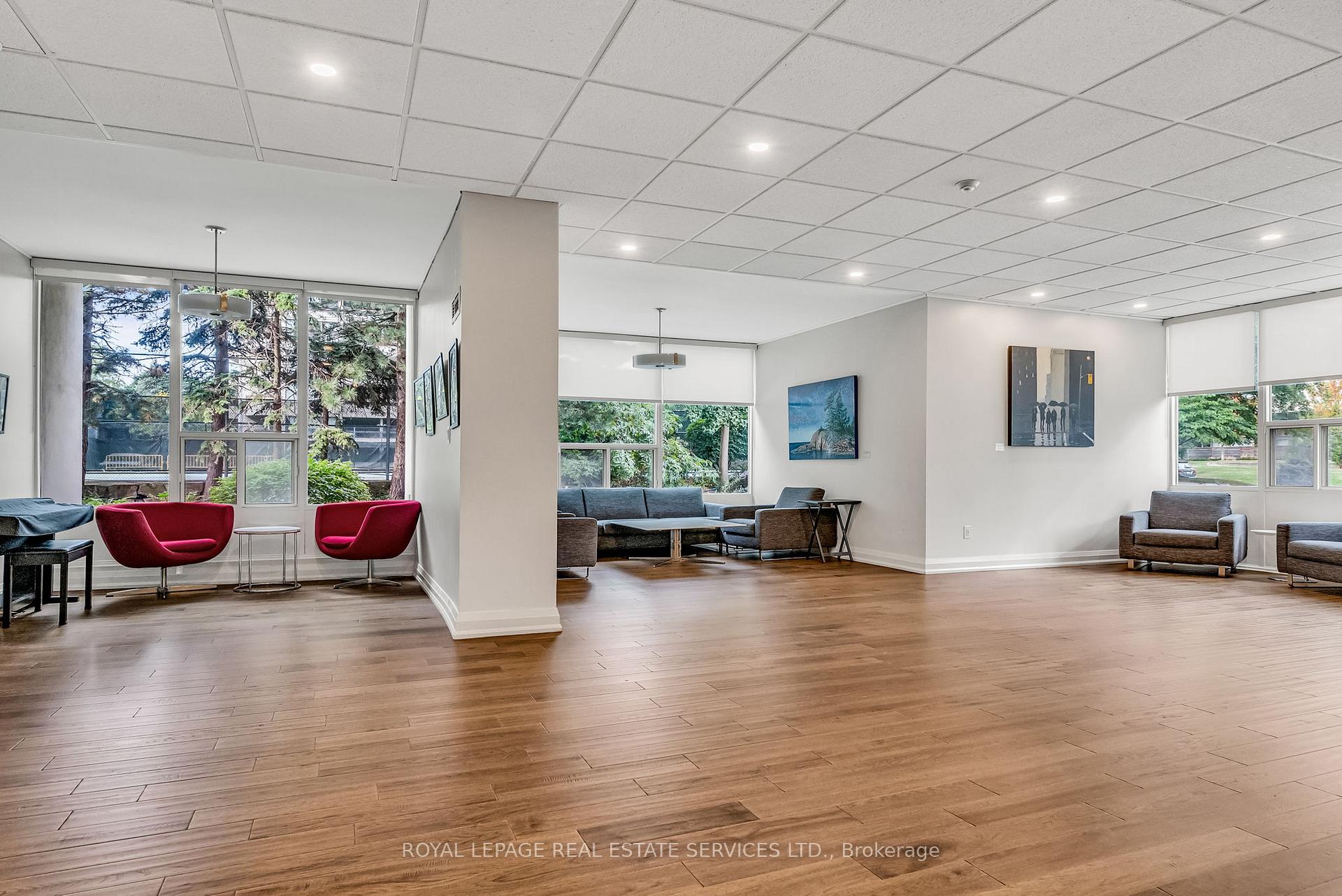 2 Bedrooms Condo at 50 Quebec, Toronto For sale