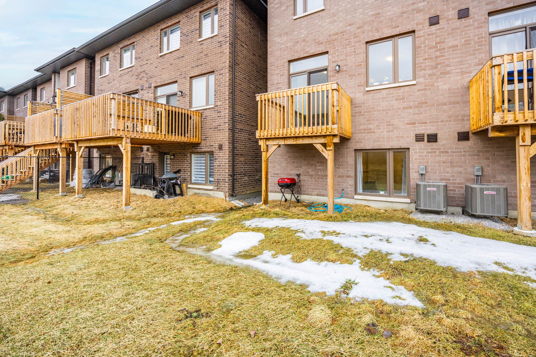 250 Finch Avenue 22