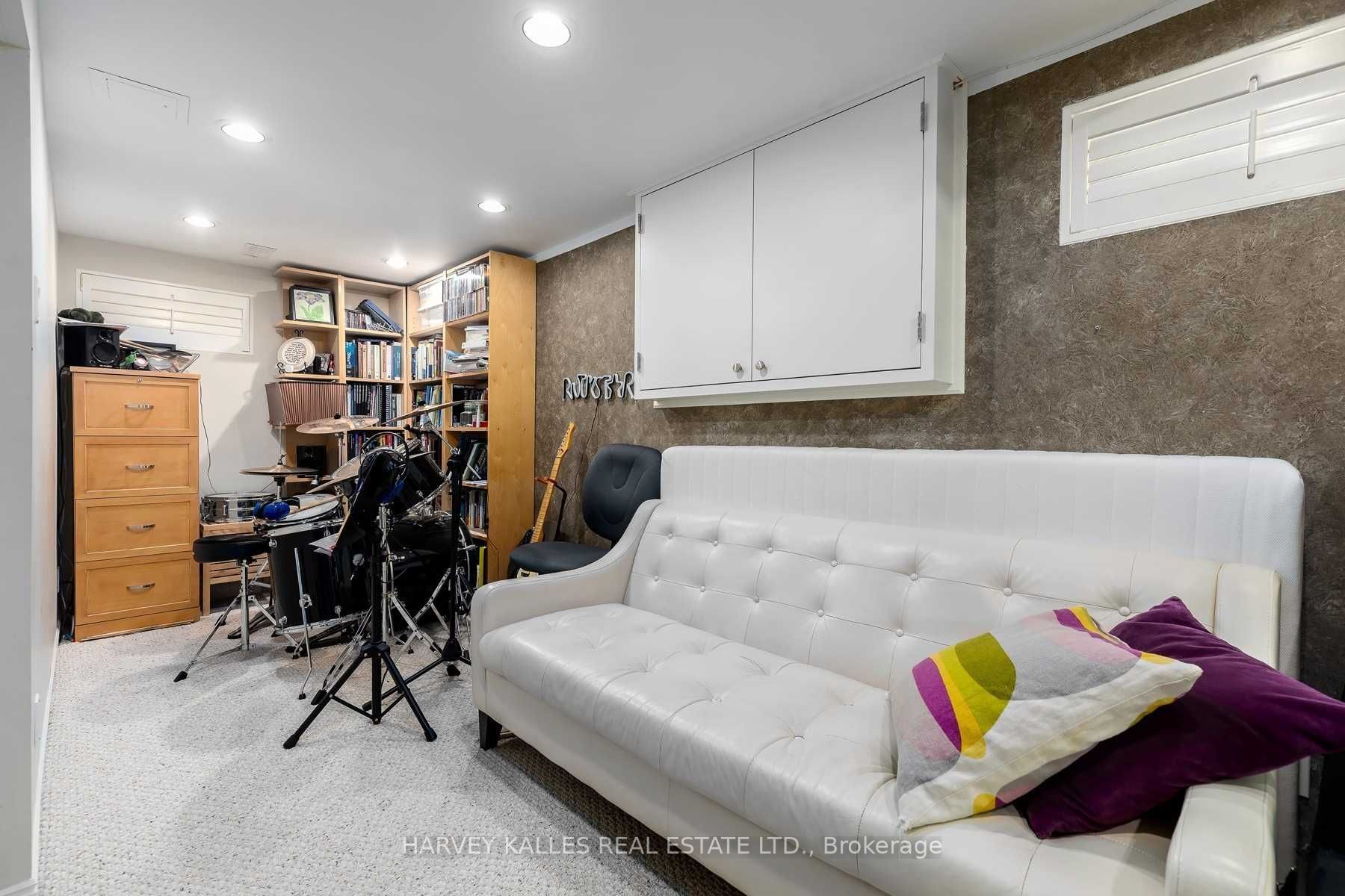 7 Rainham Place Left