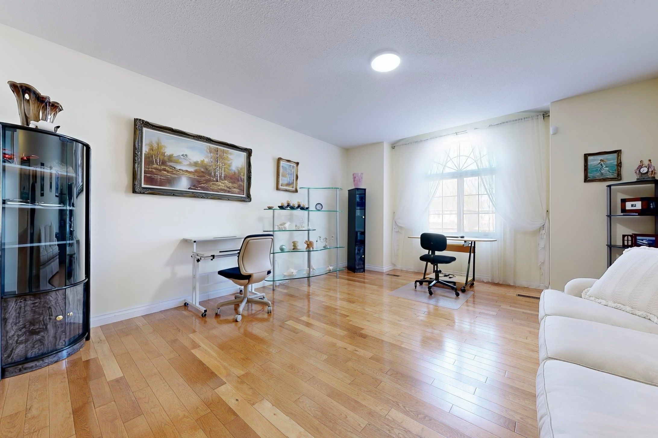 84 Piperbrook Crescent