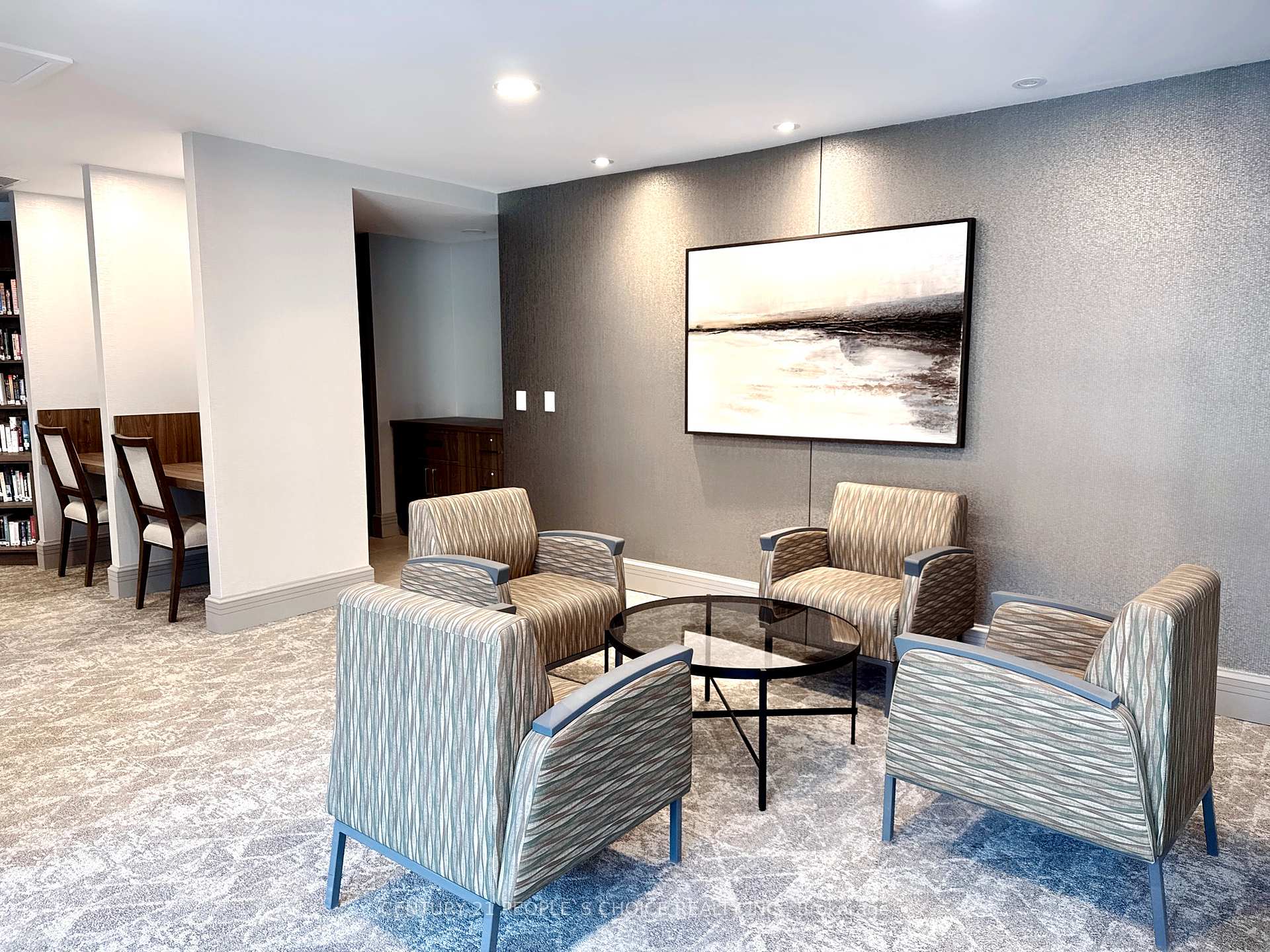 3 Bedrooms Co-op at 123 Omni, Toronto For sale