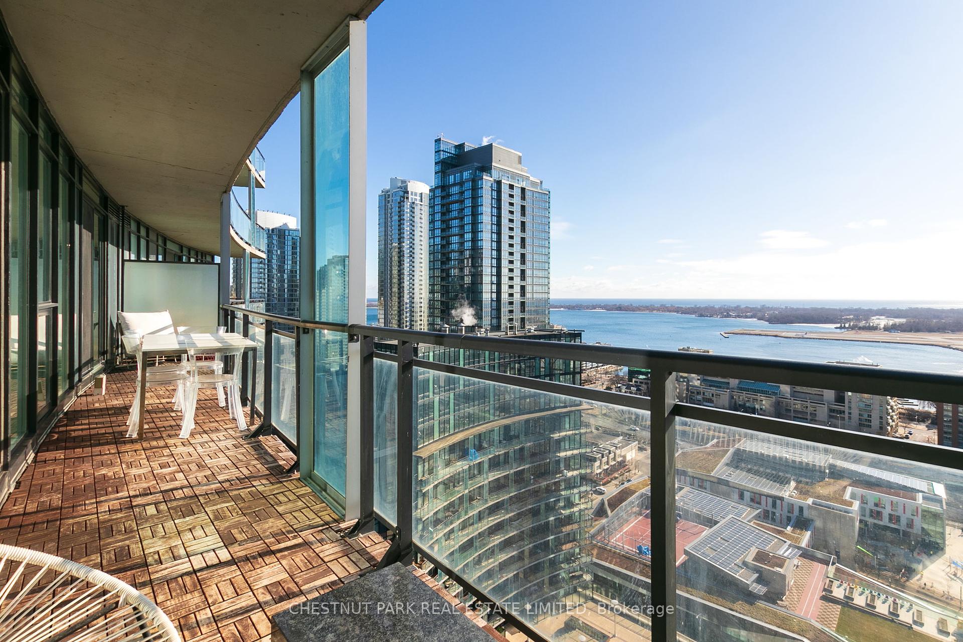 3 Bedrooms Condo at 25 Capreol, Toronto For sale