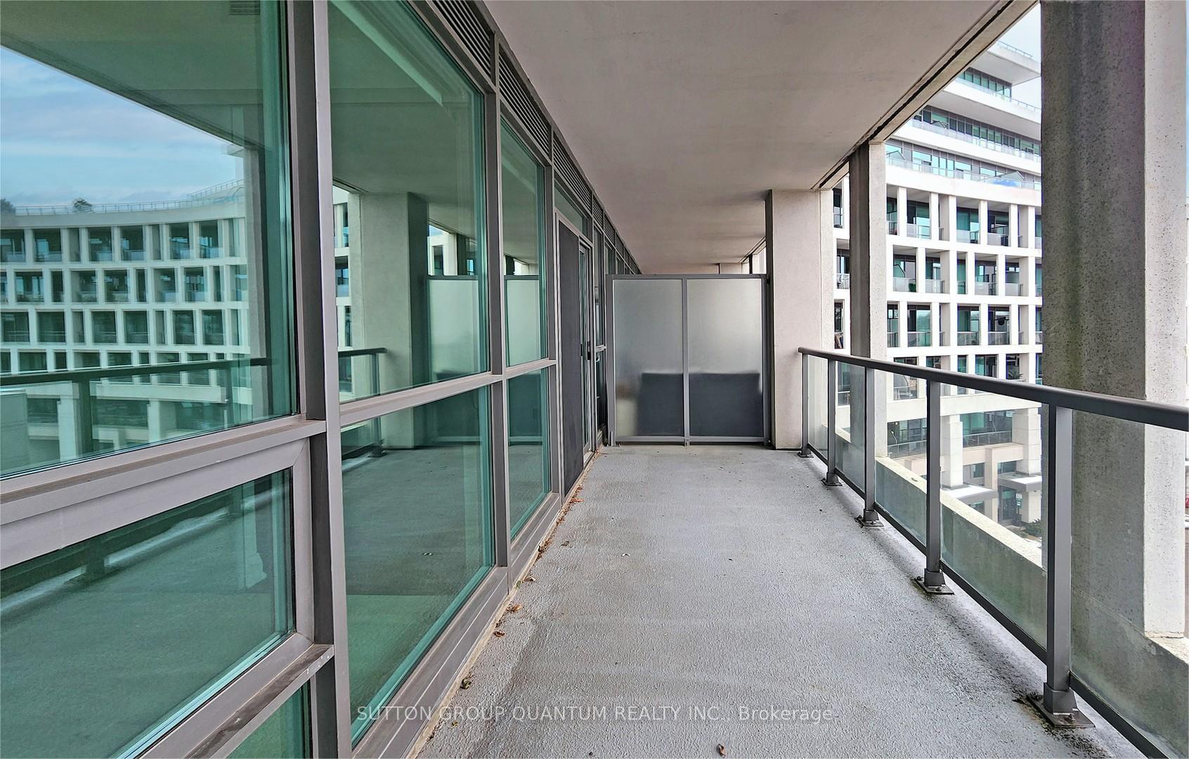 2 Bedrooms Condo at 11 Bronte, Oakville For sale