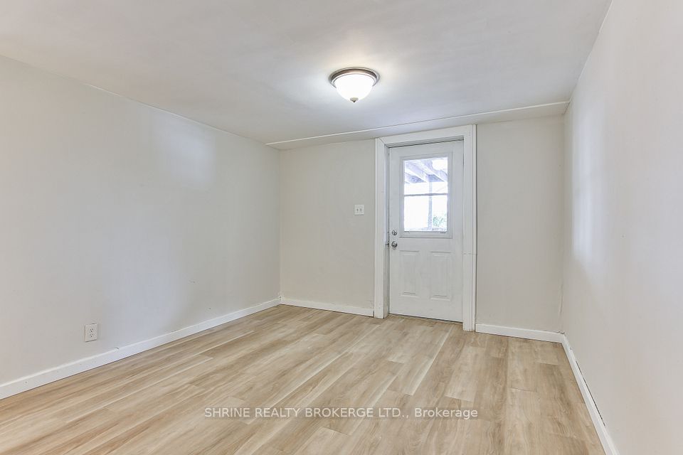 #1 - 13 Sterling Street, London, ON N5Y 1Y9