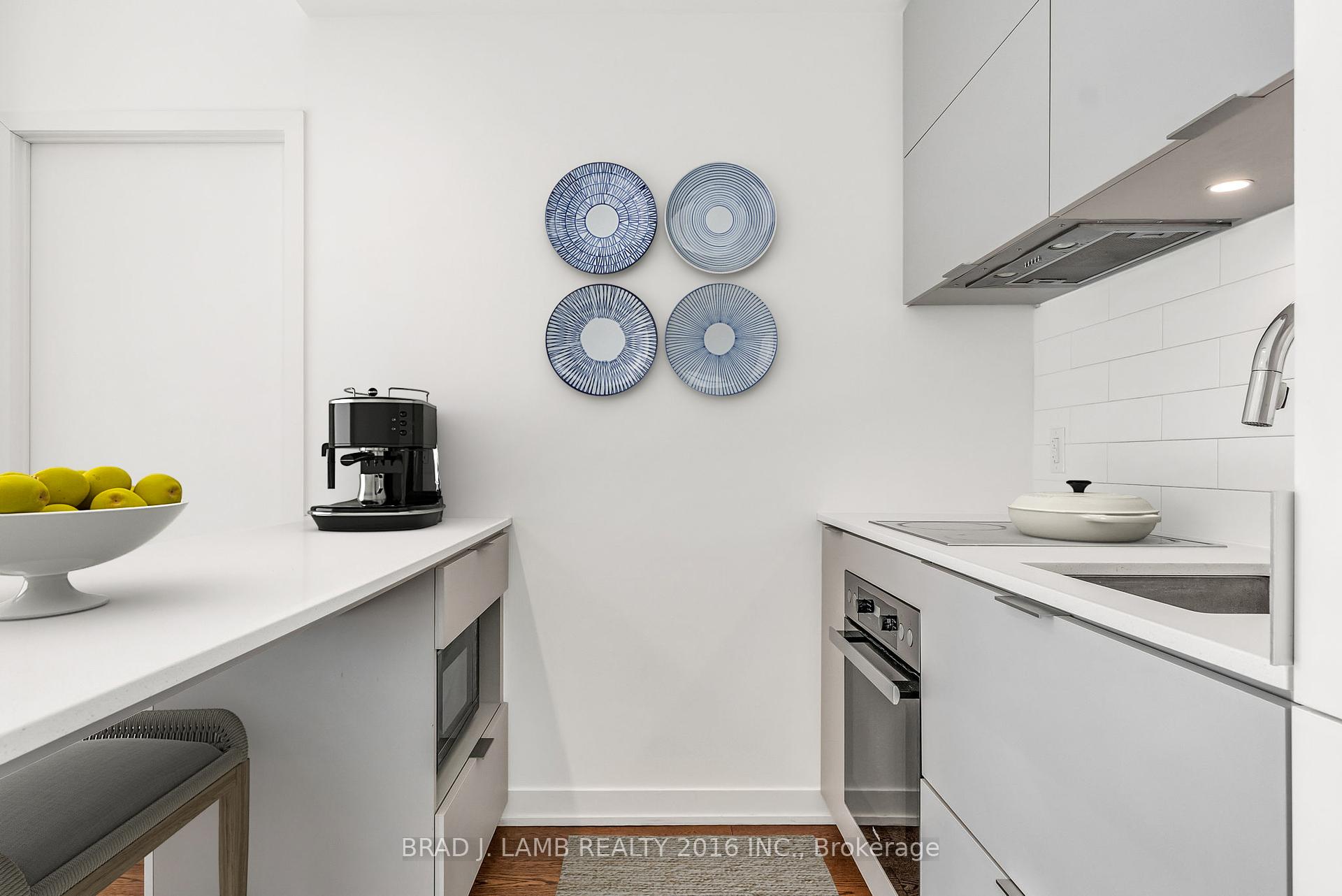 2 Bedrooms Condo at 20 Richardson, Toronto For sale