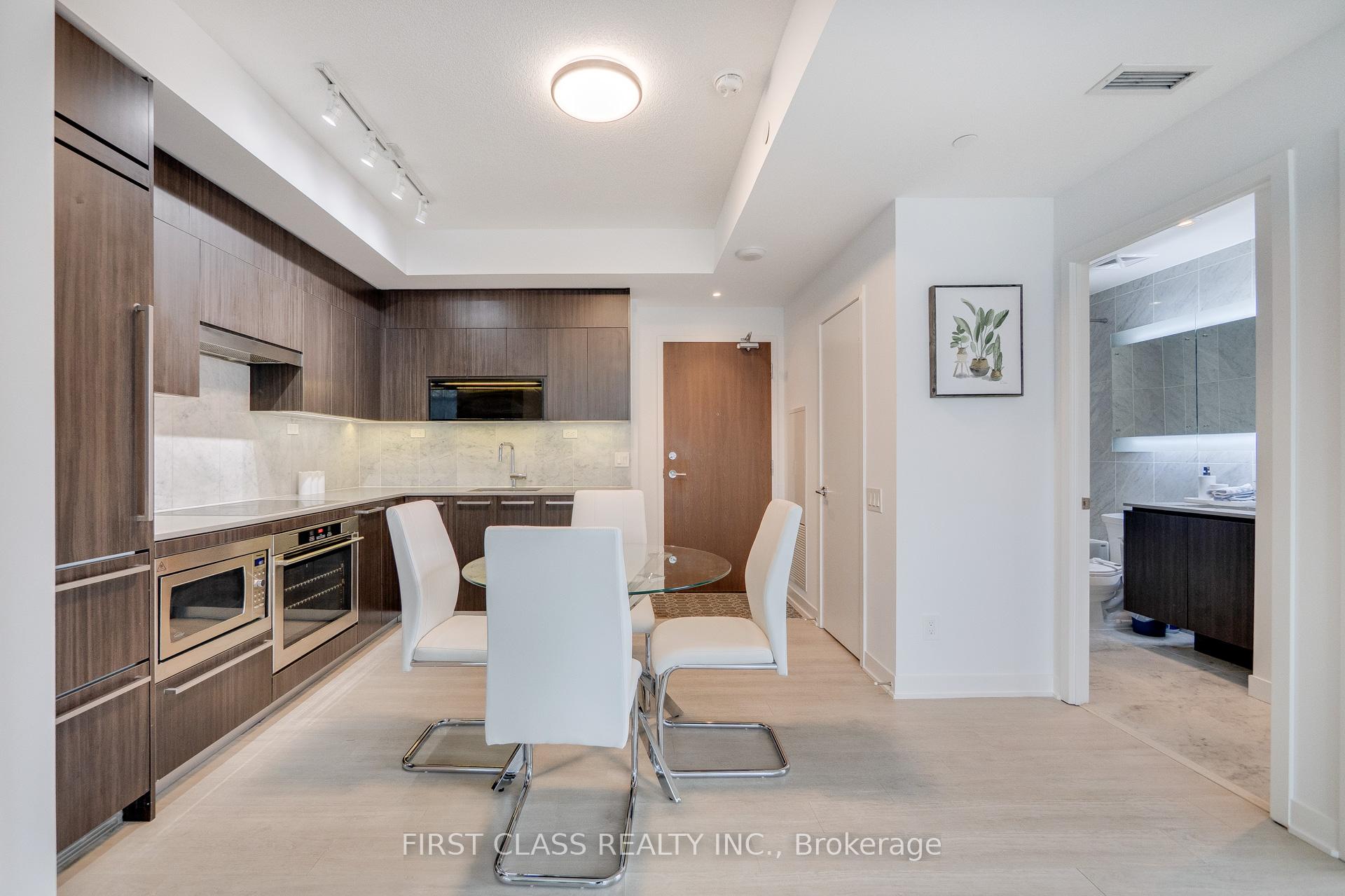 3 Bedrooms Condo at 80 Queens Wharf, Toronto For sale