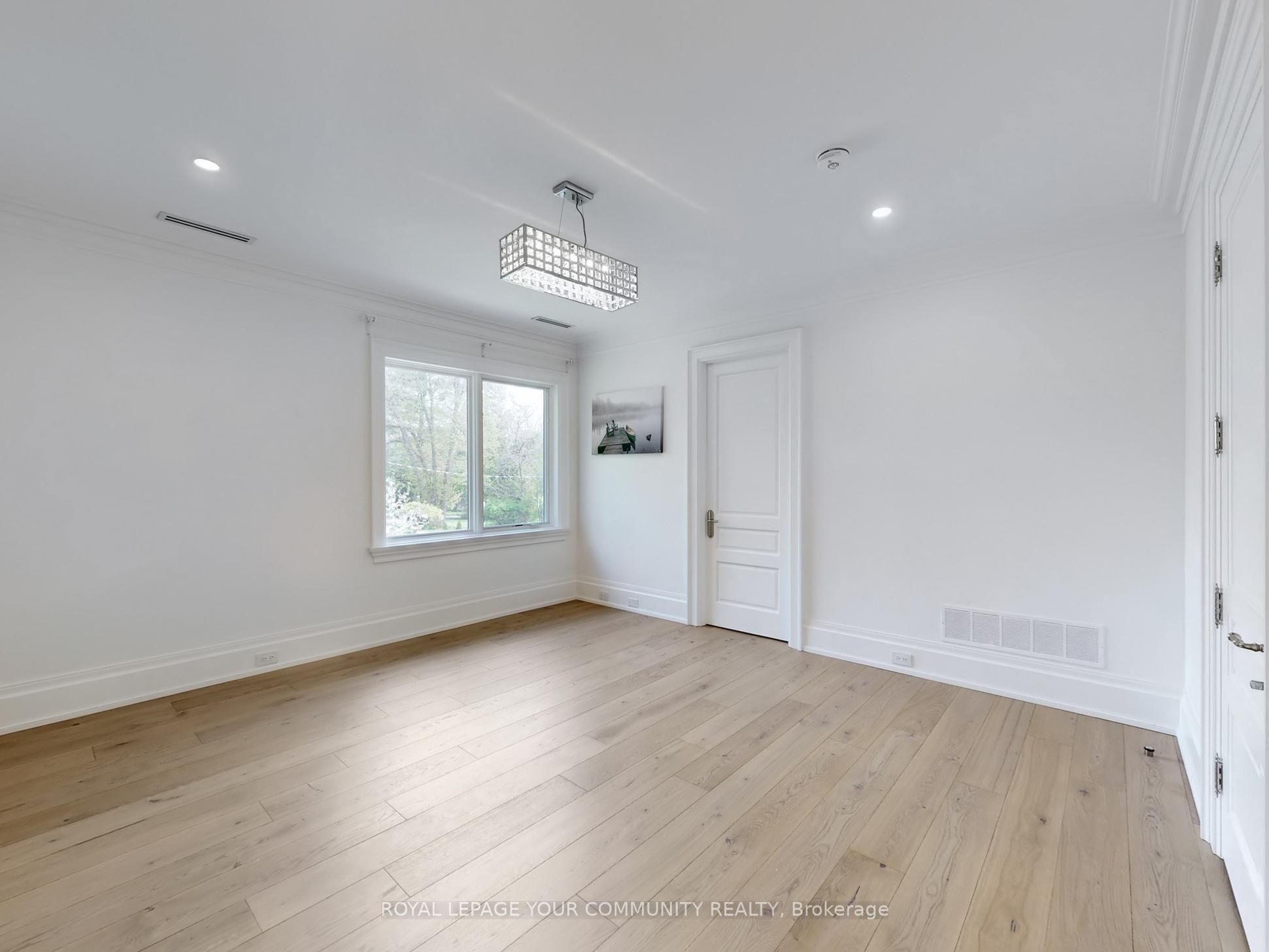 1257 Lakeshore Road W