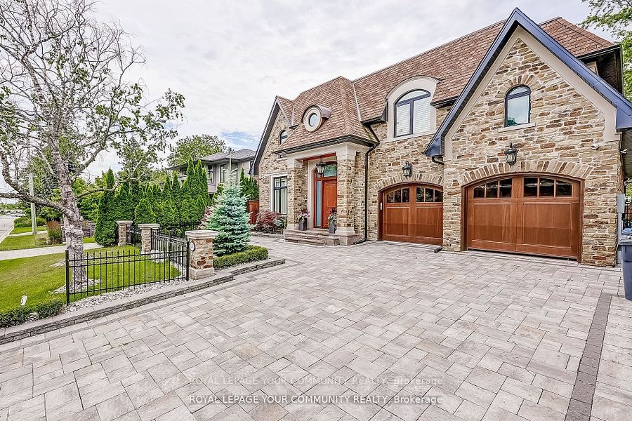 1256 Mineola