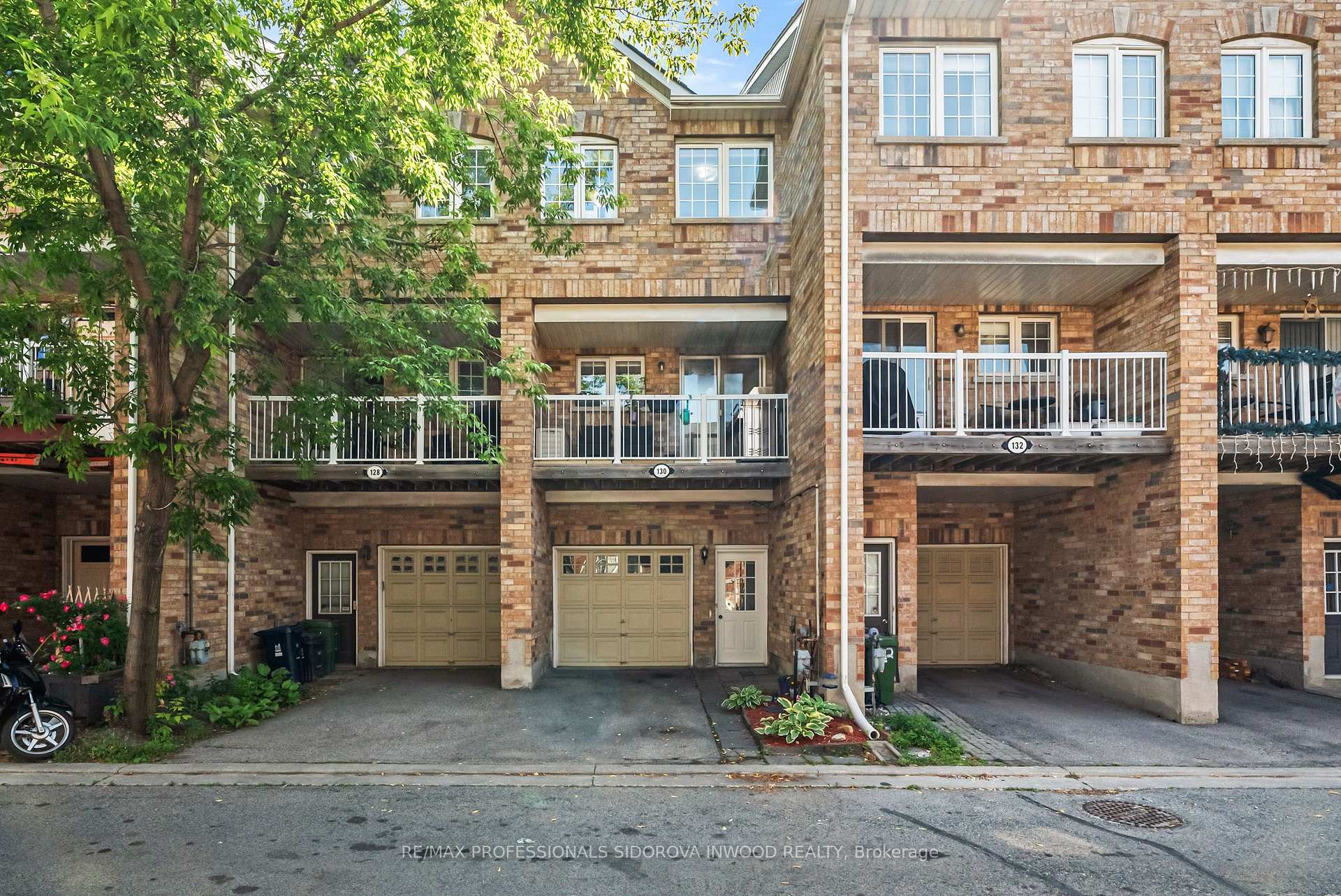 3 Bedrooms Condo at 130 Brickworks, Toronto For sale